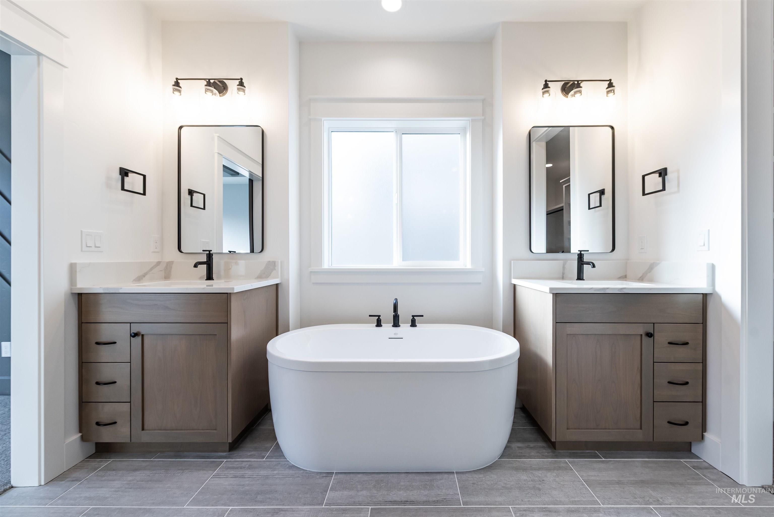 390 S Diesel Way, Boise, Idaho 83716, 4 Bedrooms, 2.5 Bathrooms, Residential For Sale, Price $749,900,MLS 98983284