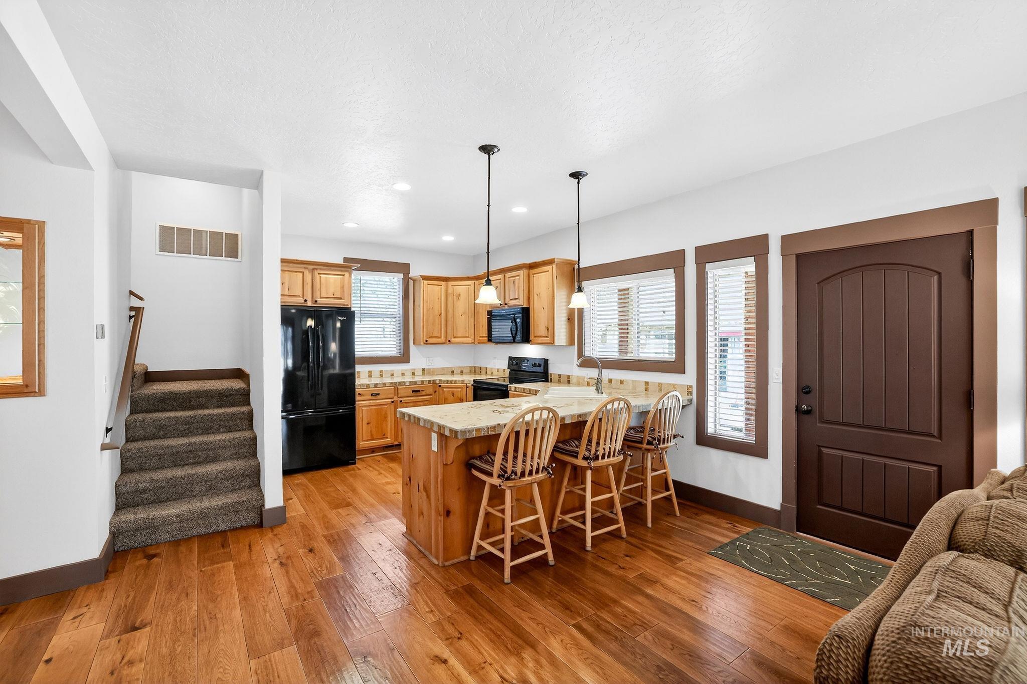 1678 Warren Wagon Rd, McCall, Idaho 83638, 3 Bedrooms, 2.5 Bathrooms, Residential For Sale, Price $750,000, 98983286