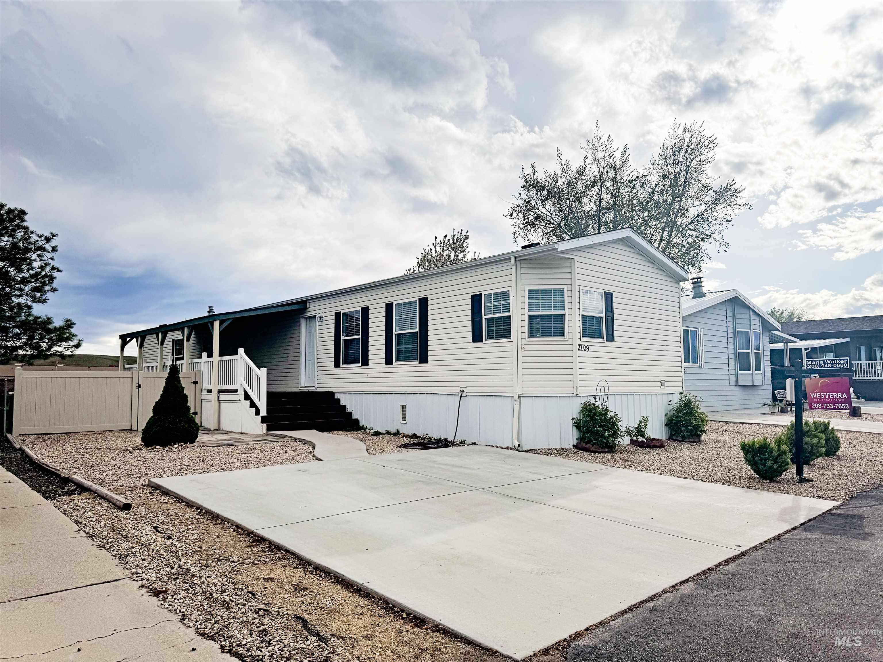 2109 Blue Sage Lane, Boise, Idaho 83716-5726, 3 Bedrooms, 2 Bathrooms, Residential For Sale, Price $129,500, 98983287
