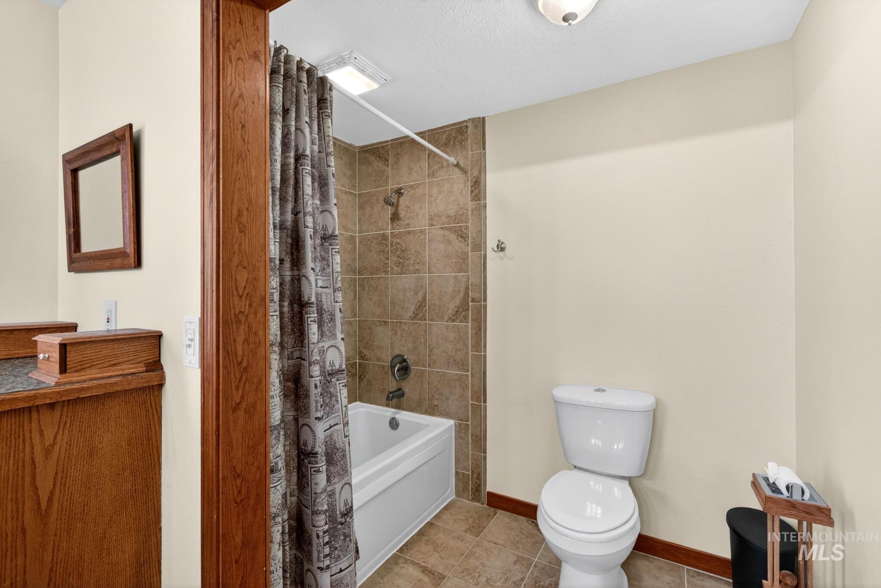 600 Donna Drive, Nampa, Idaho 83686-8860, 4 Bedrooms, 3.5 Bathrooms, Residential For Sale, Price $535,000,MLS 98983290