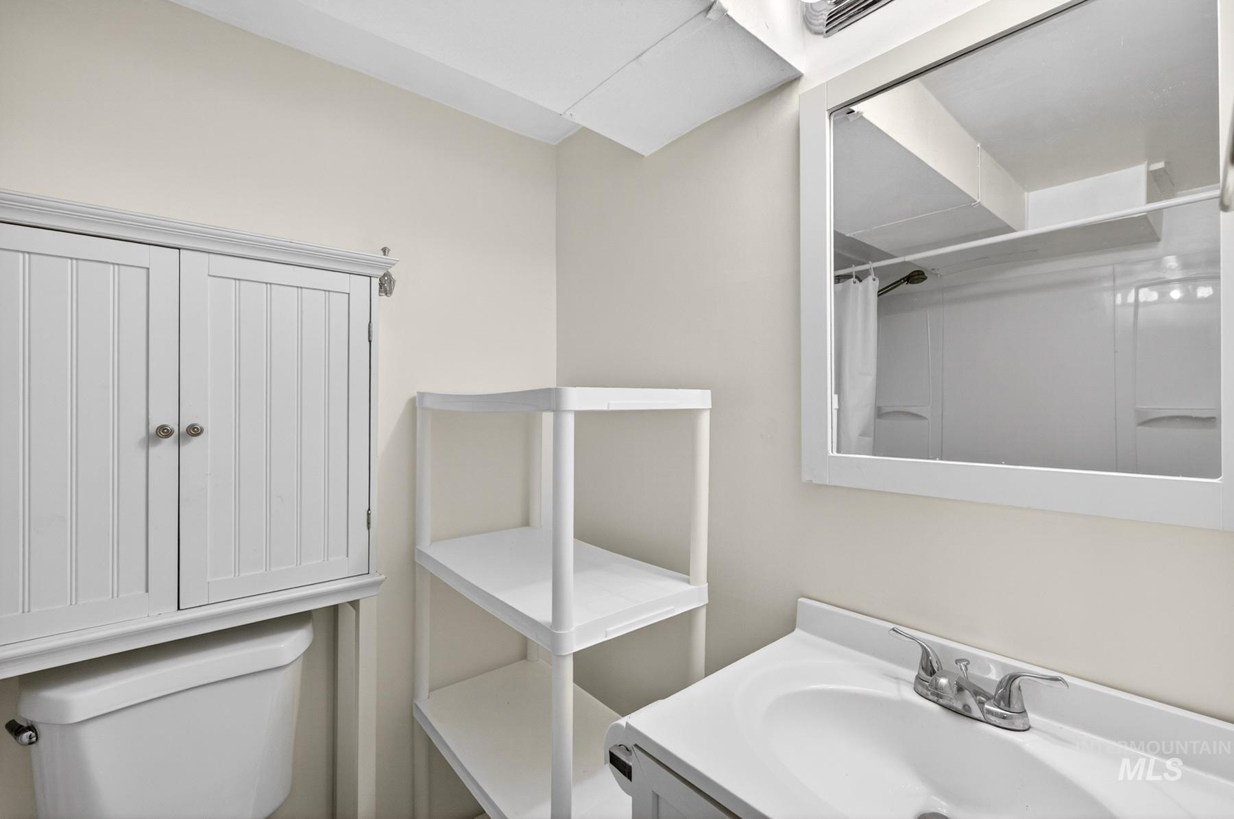 600 Donna Drive, Nampa, Idaho 83686-8860, 4 Bedrooms, 3 Bathrooms, Residential For Sale, Price $540,000,MLS 98983290