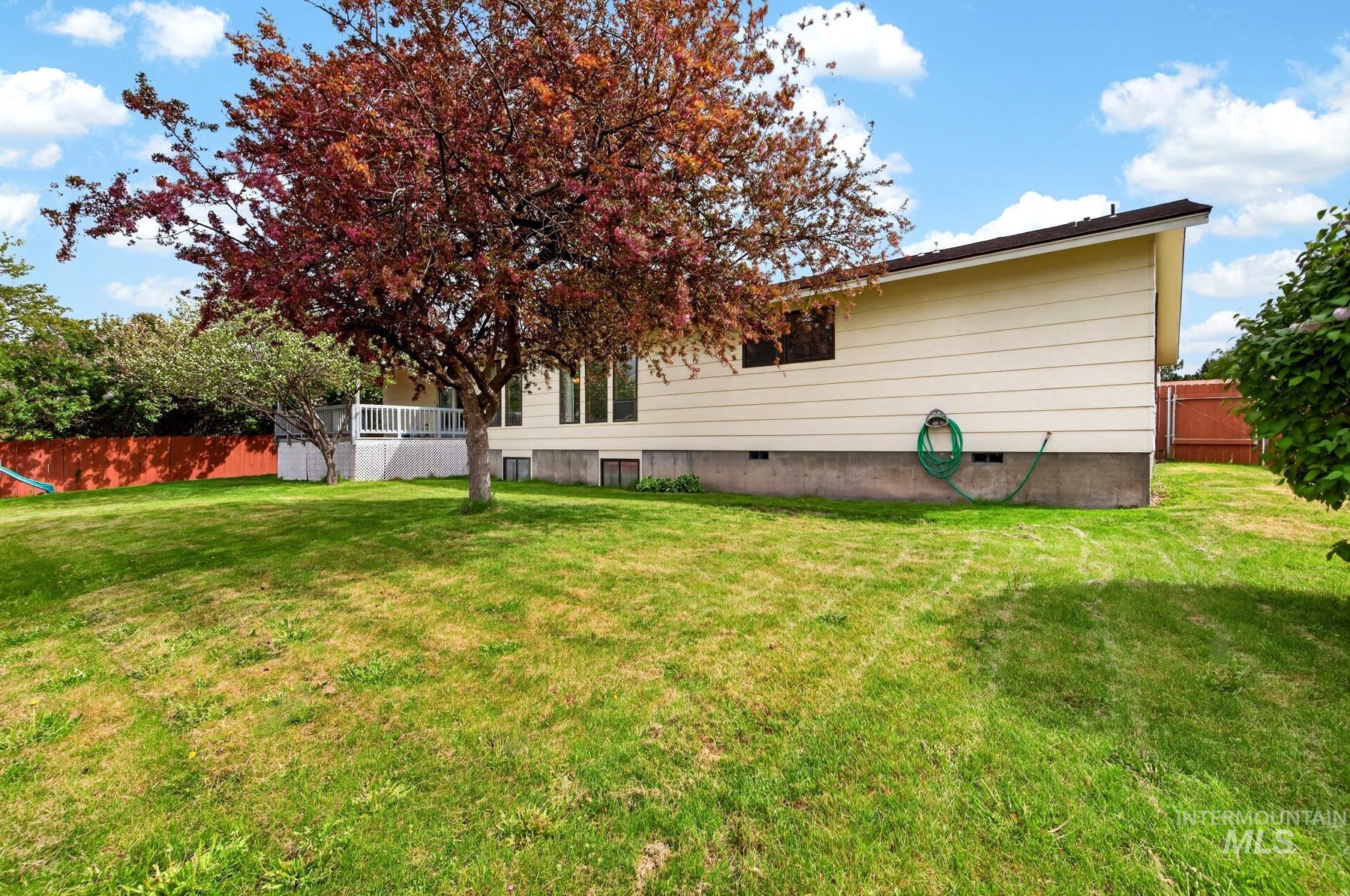 600 Donna Drive, Nampa, Idaho 83686-8860, 4 Bedrooms, 3 Bathrooms, Residential For Sale, Price $540,000,MLS 98983290