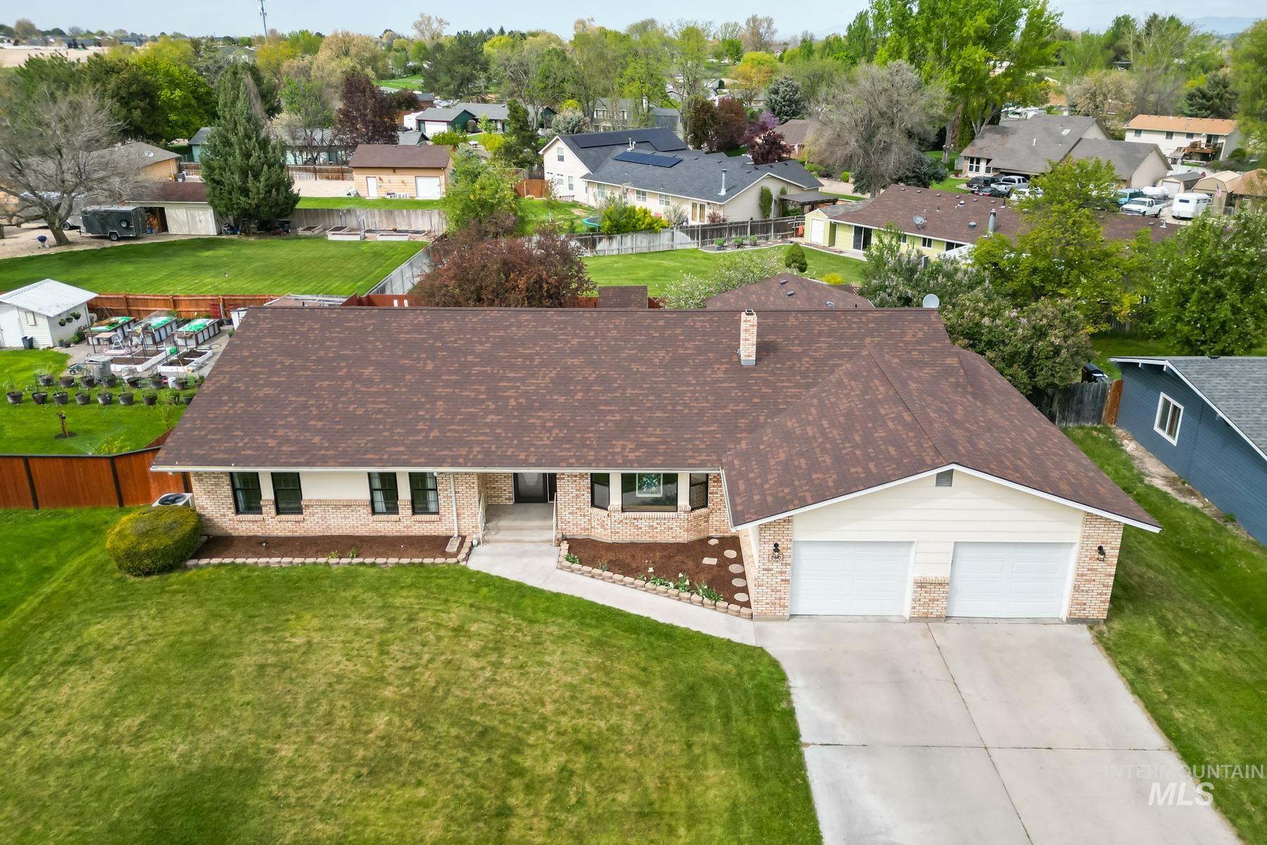 600 Donna Drive, Nampa, Idaho 83686-8860, 4 Bedrooms, 3 Bathrooms, Residential For Sale, Price $540,000,MLS 98983290