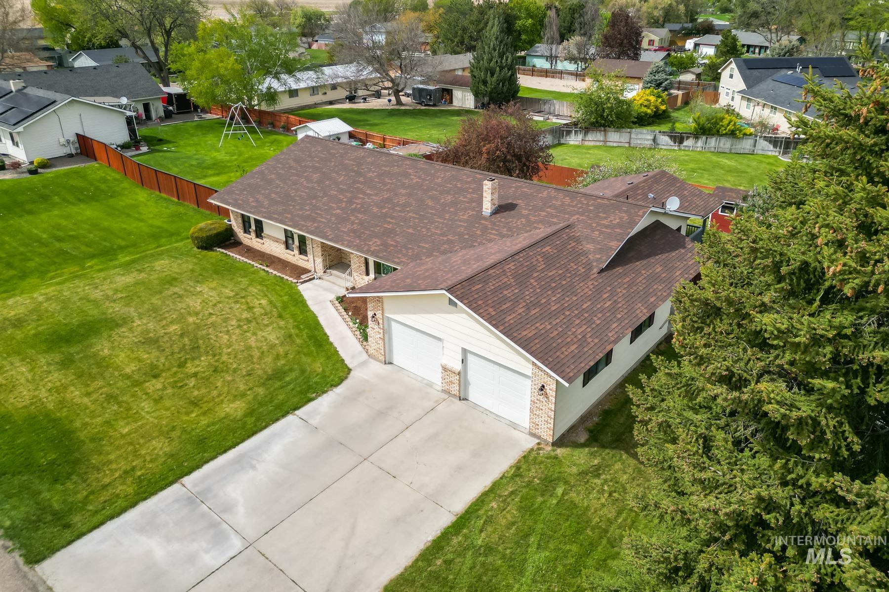 600 Donna Drive, Nampa, Idaho 83686-8860, 4 Bedrooms, 3 Bathrooms, Residential For Sale, Price $540,000,MLS 98983290