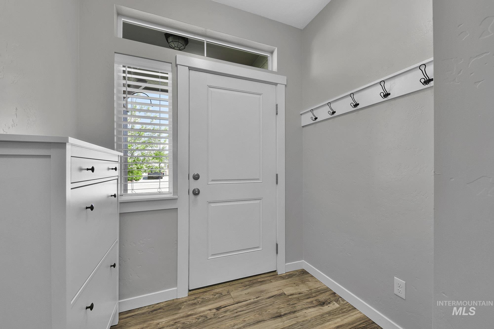 8937 S Pinova Ave, Kuna, Idaho 83634, 4 Bedrooms, 2.5 Bathrooms, Residential For Sale, Price $525,000,MLS 98983291