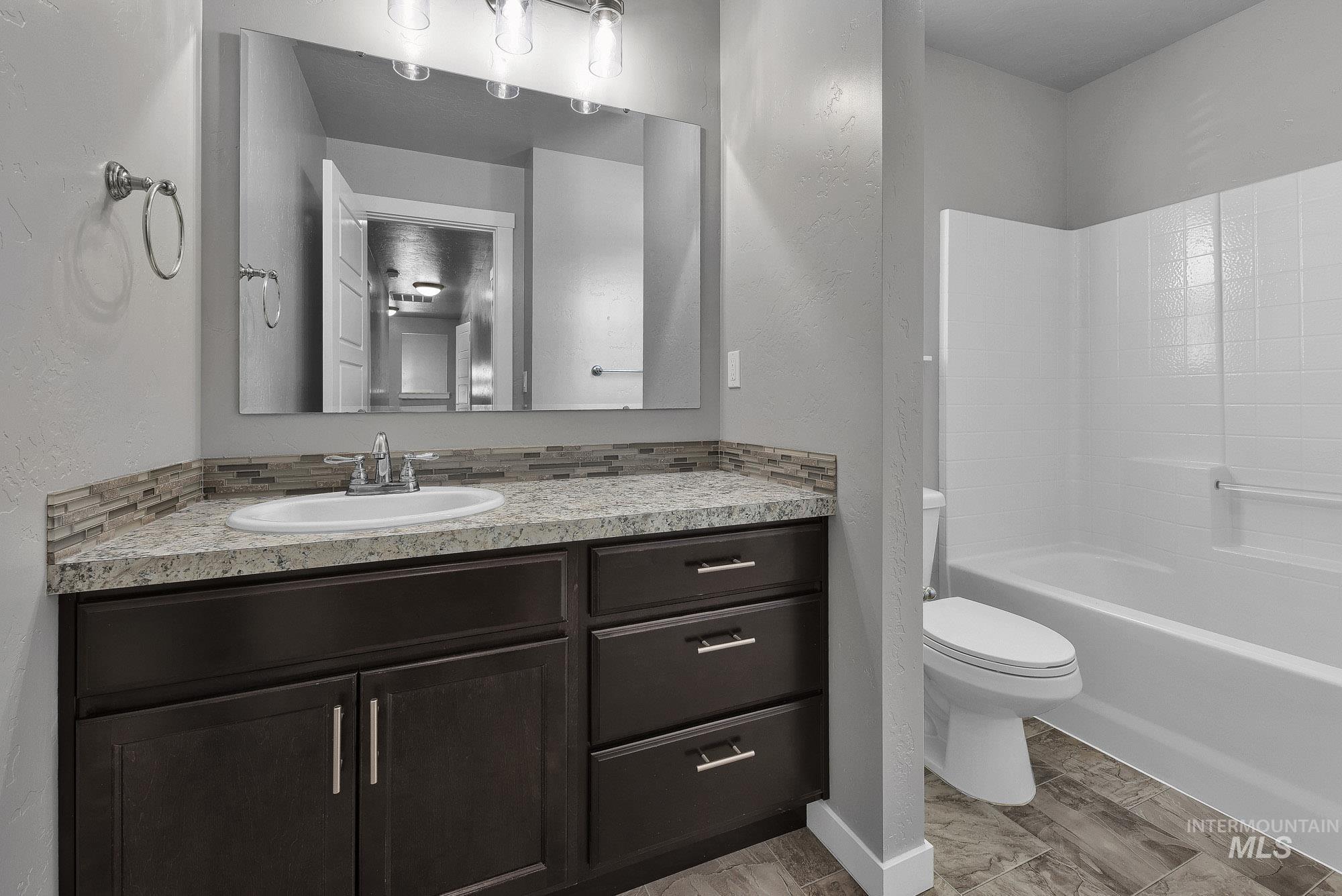 8937 S Pinova Ave, Kuna, Idaho 83634, 4 Bedrooms, 2.5 Bathrooms, Residential For Sale, Price $525,000,MLS 98983291