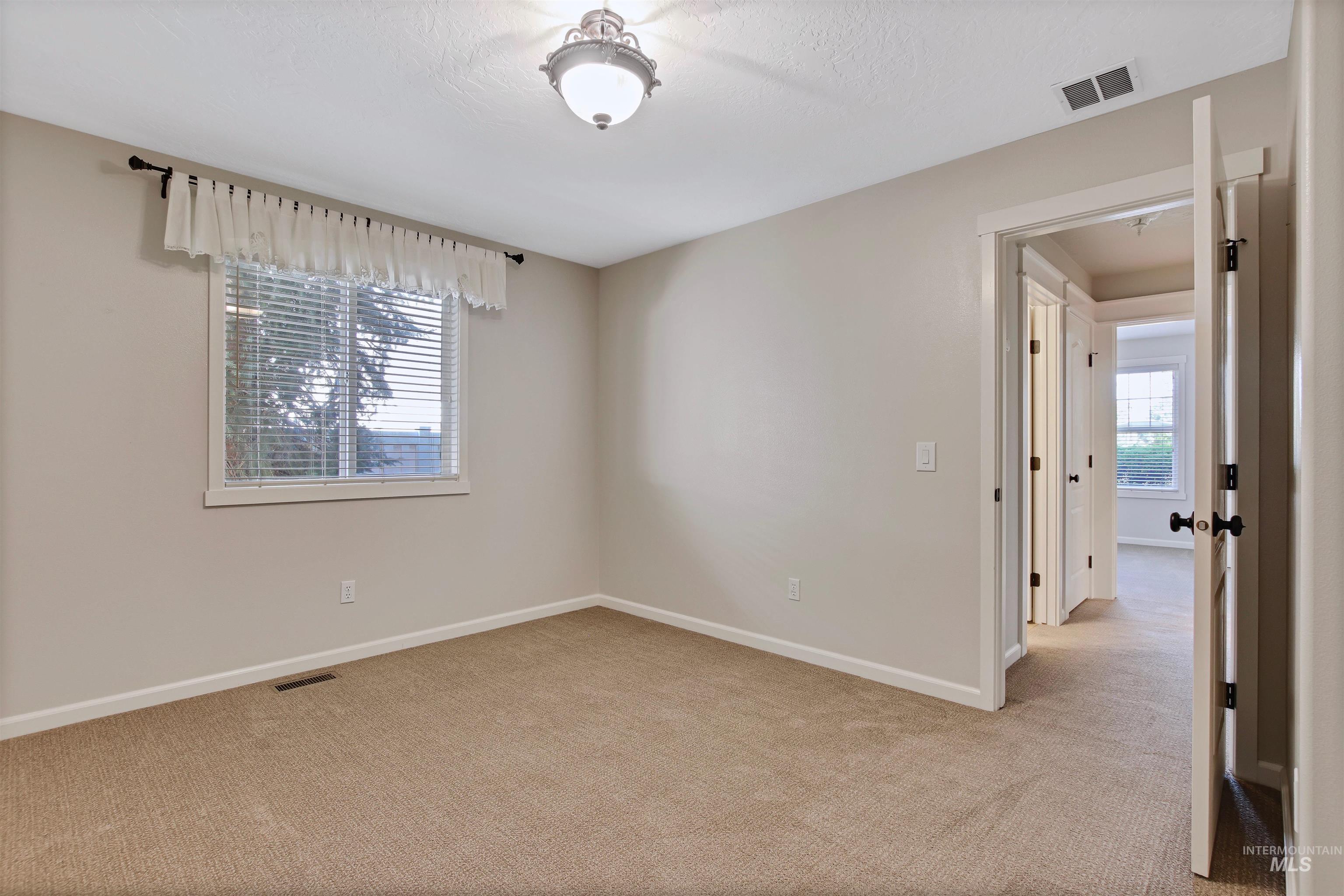 739 W Highland Ave, Nampa, Idaho 83686-4927, 4 Bedrooms, 2 Bathrooms, Residential For Sale, Price $470,000,MLS 98983292