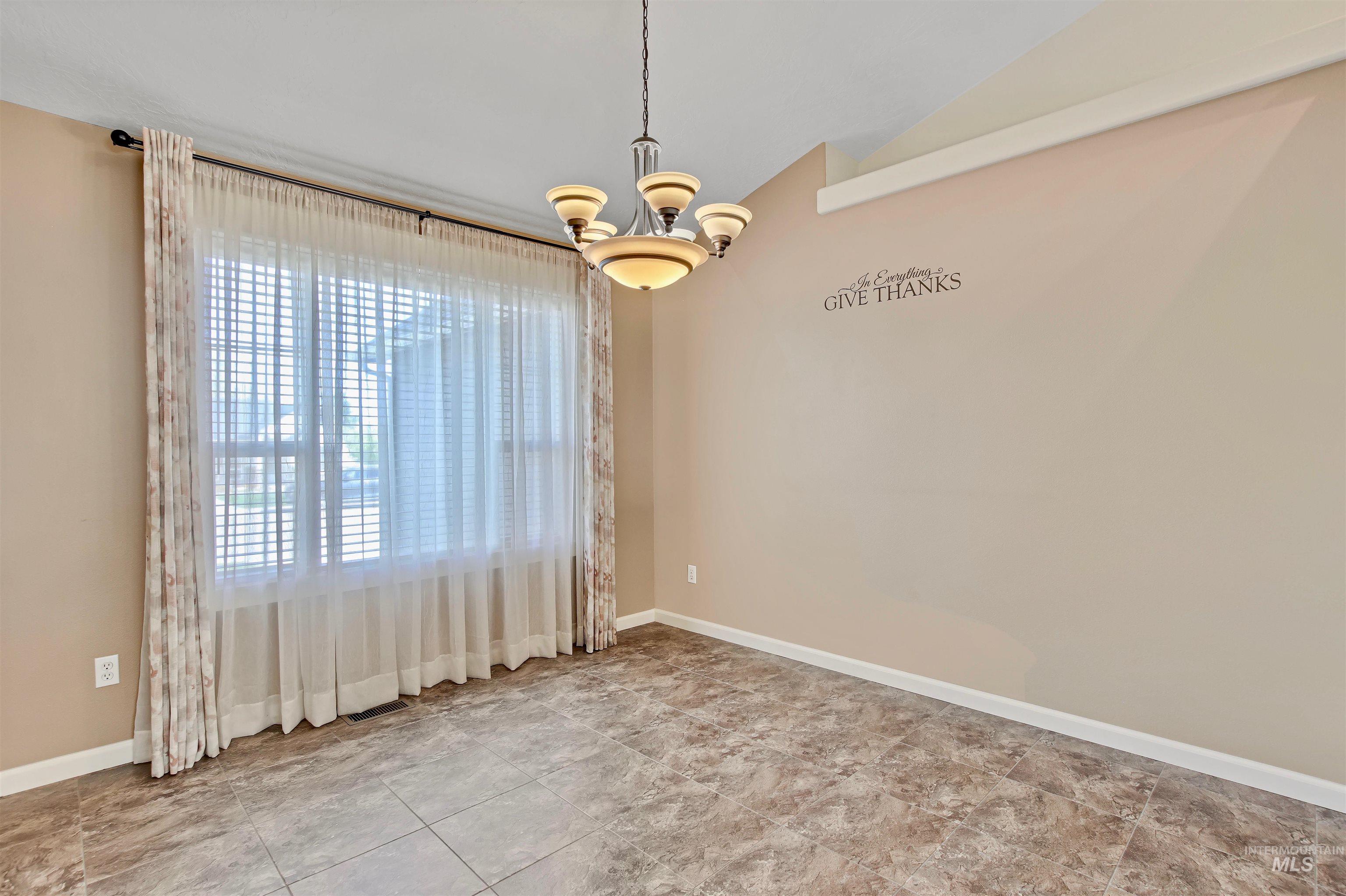 739 W Highland Ave, Nampa, Idaho 83686-4927, 4 Bedrooms, 2 Bathrooms, Residential For Sale, Price $470,000,MLS 98983292