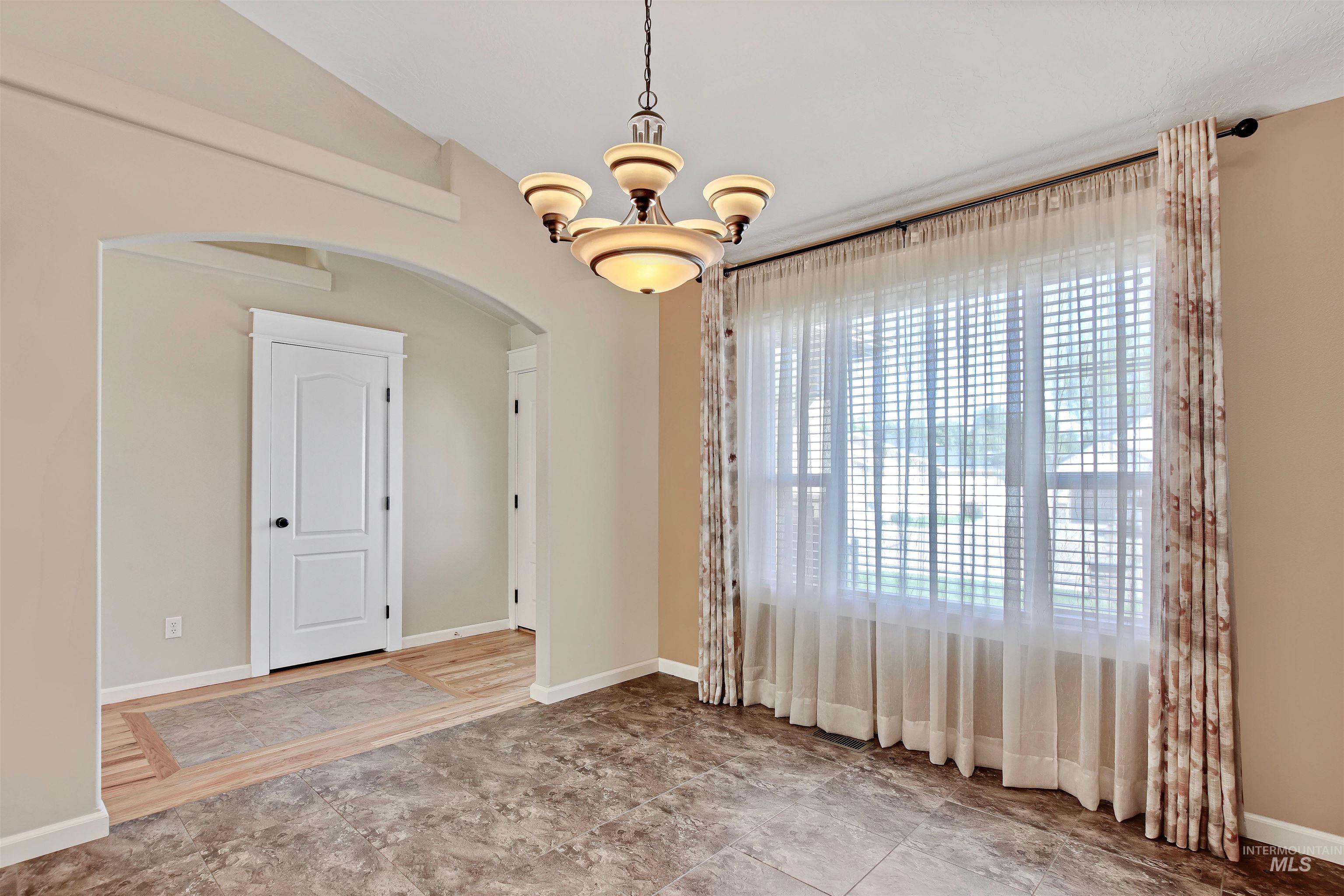 739 W Highland Ave, Nampa, Idaho 83686-4927, 4 Bedrooms, 2 Bathrooms, Residential For Sale, Price $470,000,MLS 98983292