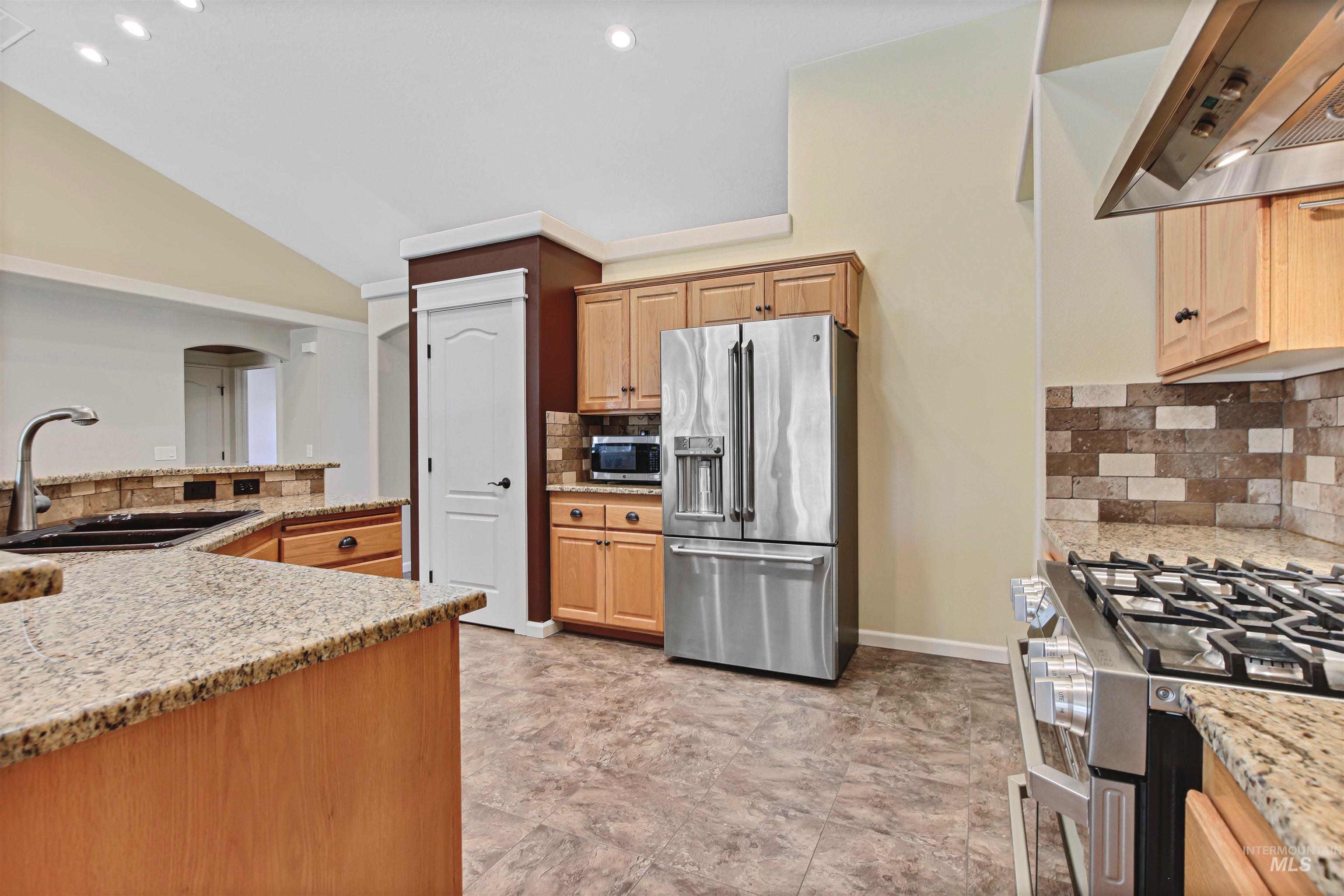 739 W Highland Ave, Nampa, Idaho 83686-4927, 4 Bedrooms, 2 Bathrooms, Residential For Sale, Price $470,000,MLS 98983292