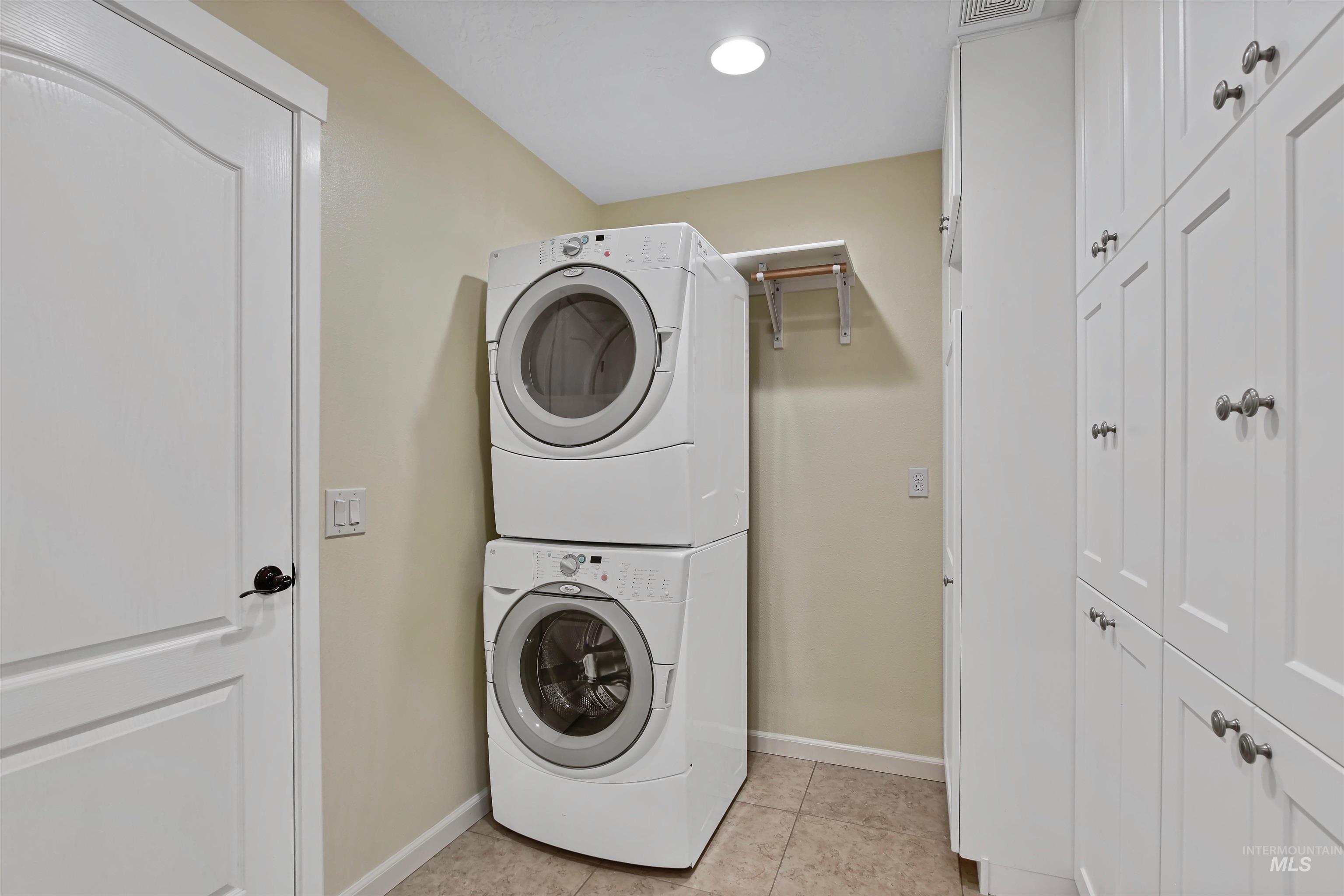 739 W Highland Ave, Nampa, Idaho 83686-4927, 4 Bedrooms, 2 Bathrooms, Residential For Sale, Price $470,000,MLS 98983292