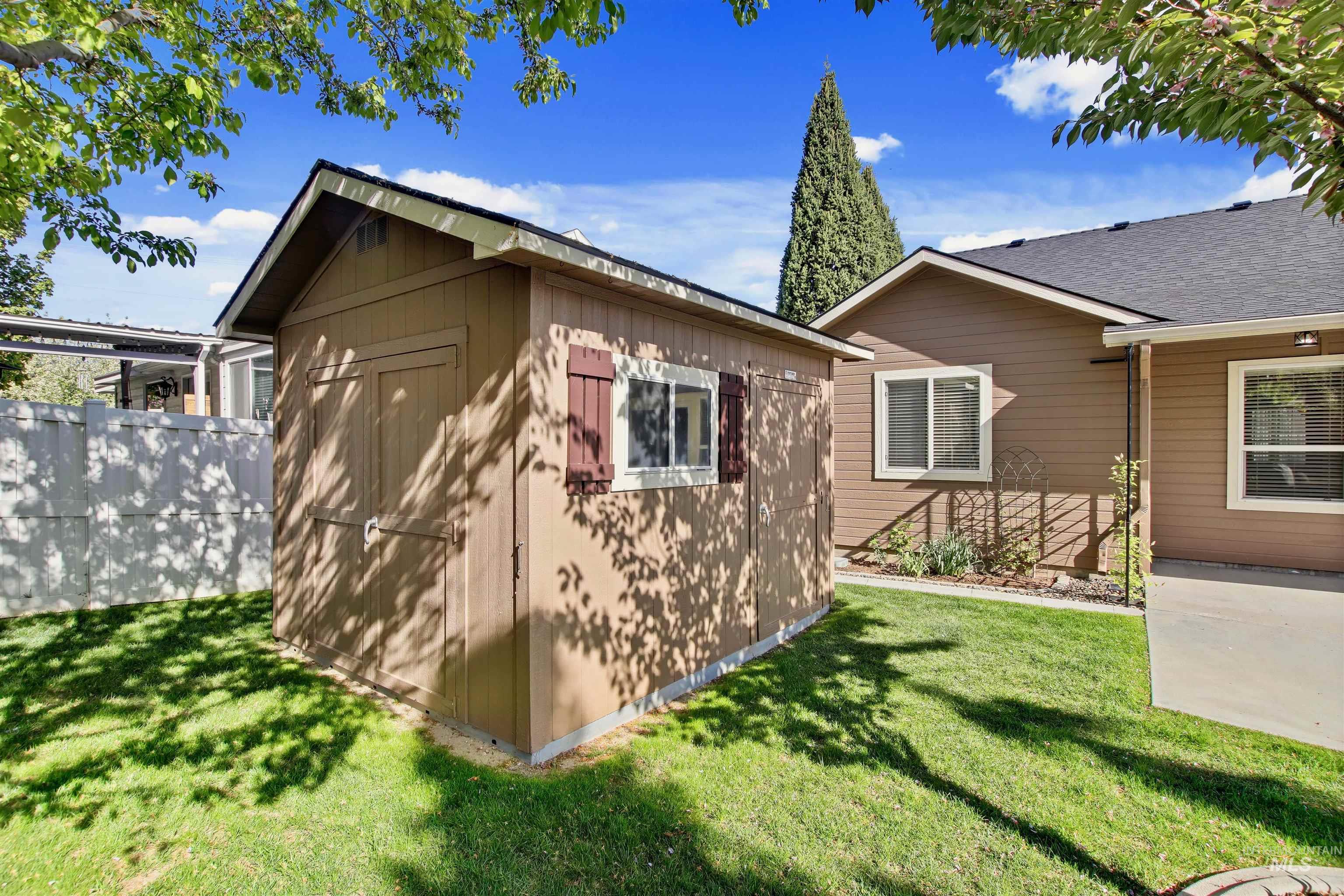 739 W Highland Ave, Nampa, Idaho 83686-4927, 4 Bedrooms, 2 Bathrooms, Residential For Sale, Price $470,000,MLS 98983292