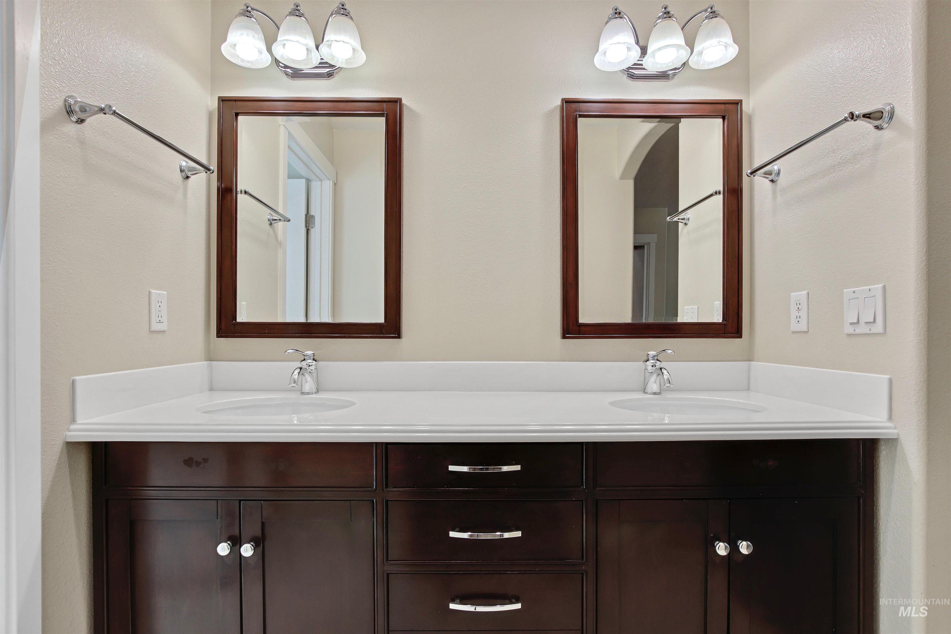 739 W Highland Ave, Nampa, Idaho 83686-4927, 4 Bedrooms, 2 Bathrooms, Residential For Sale, Price $470,000,MLS 98983292