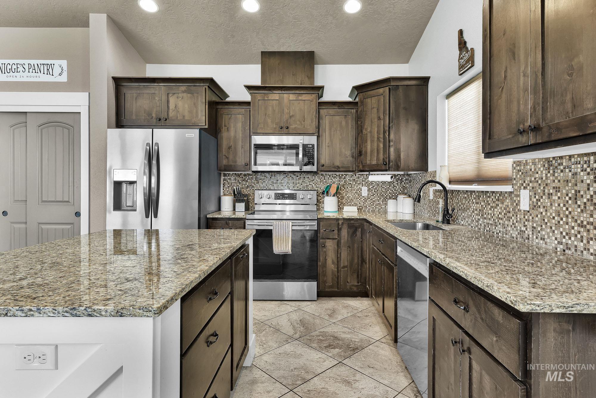 2657 E Basalt Ct., Nampa, Idaho 83686, 5 Bedrooms, 3 Bathrooms, Residential For Sale, Price $539,900,MLS 98983293
