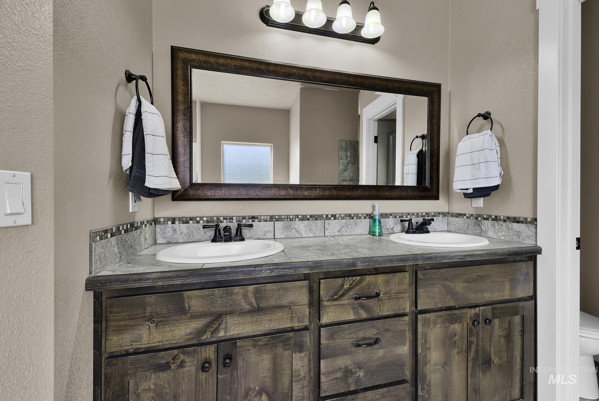 2657 E Basalt Ct., Nampa, Idaho 83686, 5 Bedrooms, 3 Bathrooms, Residential For Sale, Price $549,900,MLS 98983293