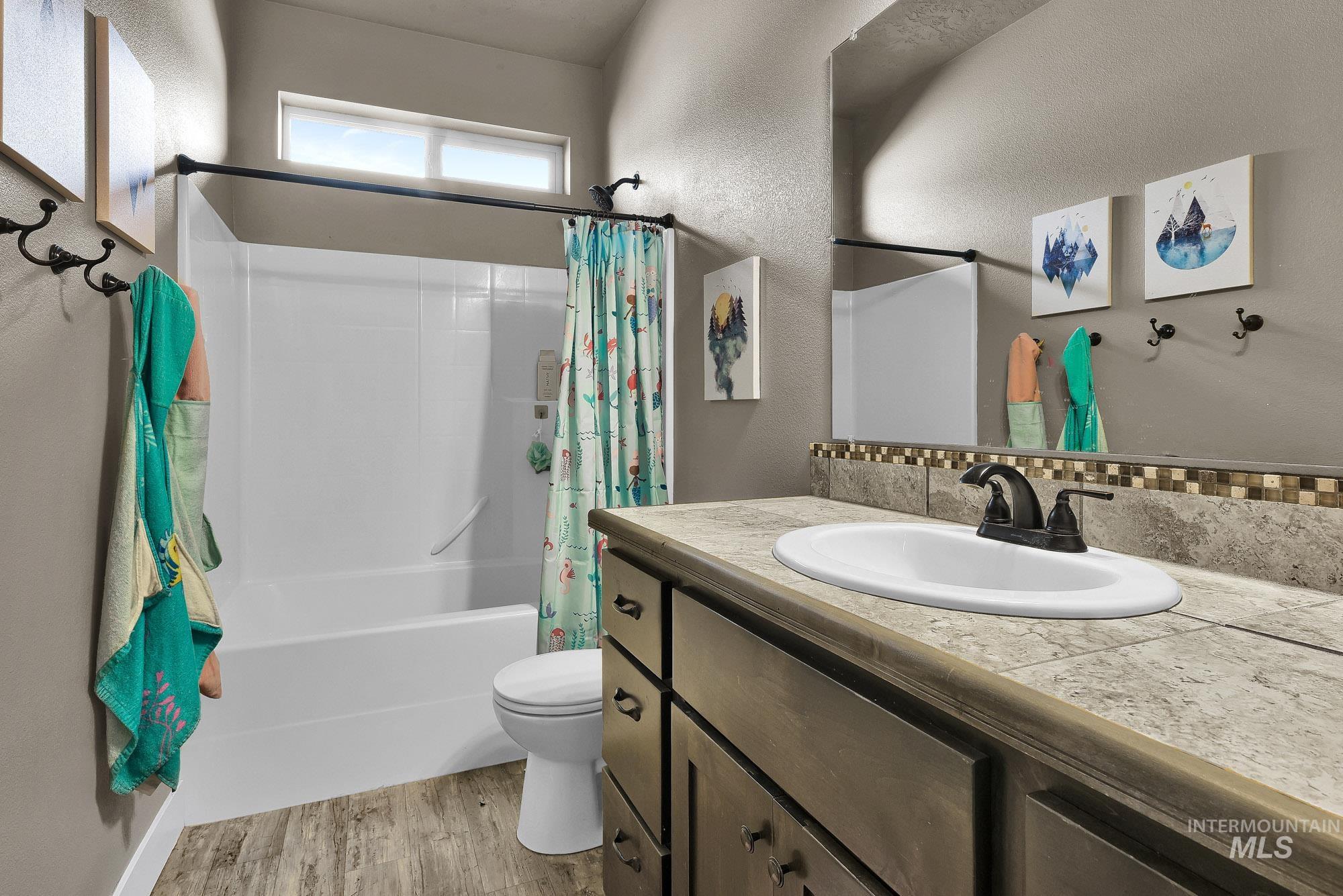 2657 E Basalt Ct., Nampa, Idaho 83686, 5 Bedrooms, 3 Bathrooms, Residential For Sale, Price $549,900,MLS 98983293