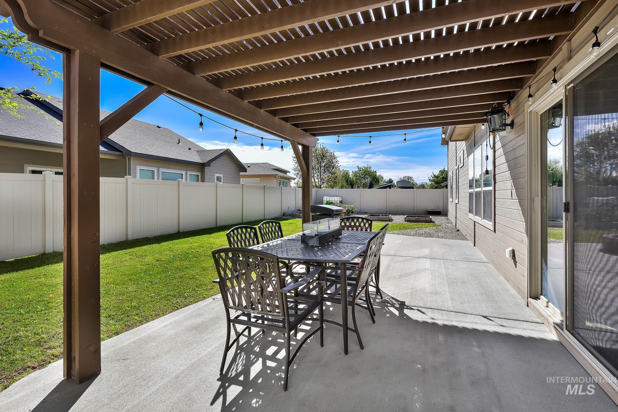 2657 E Basalt Ct., Nampa, Idaho 83686, 5 Bedrooms, 3 Bathrooms, Residential For Sale, Price $549,900,MLS 98983293