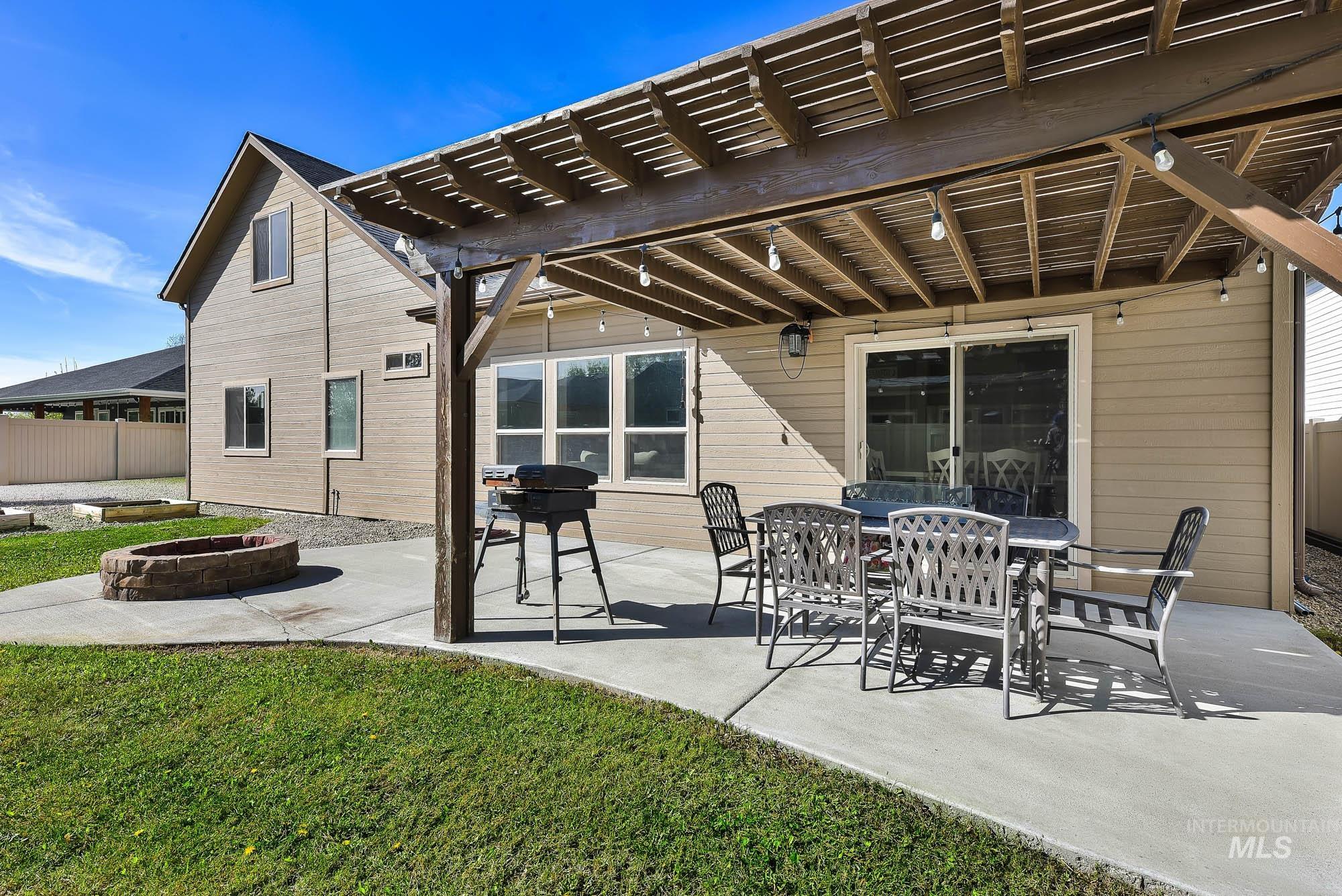 2657 E Basalt Ct., Nampa, Idaho 83686, 5 Bedrooms, 3 Bathrooms, Residential For Sale, Price $549,900,MLS 98983293