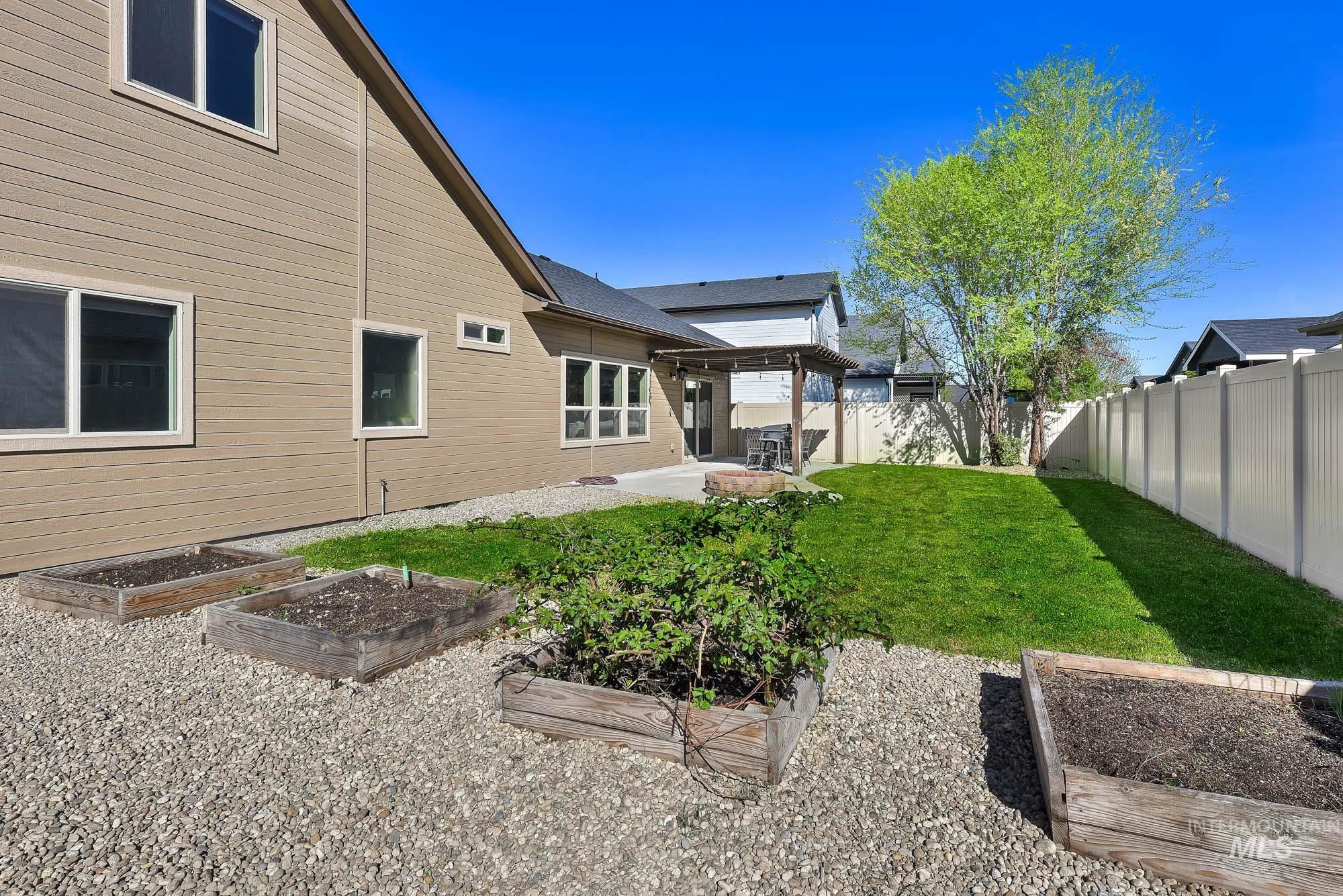 2657 E Basalt Ct., Nampa, Idaho 83686, 5 Bedrooms, 3 Bathrooms, Residential For Sale, Price $549,900,MLS 98983293