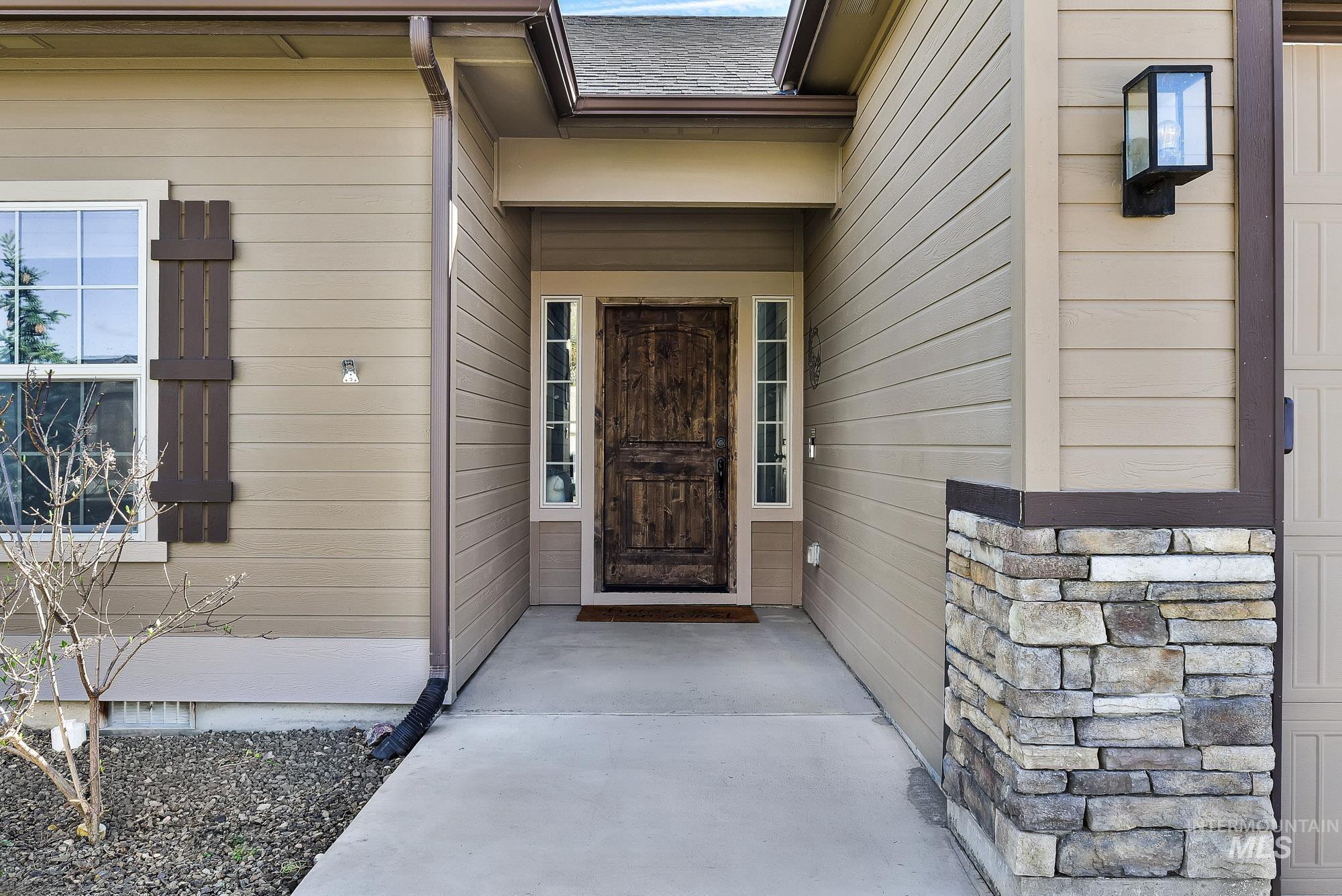 2657 E Basalt Ct., Nampa, Idaho 83686, 5 Bedrooms, 3 Bathrooms, Residential For Sale, Price $539,900,MLS 98983293