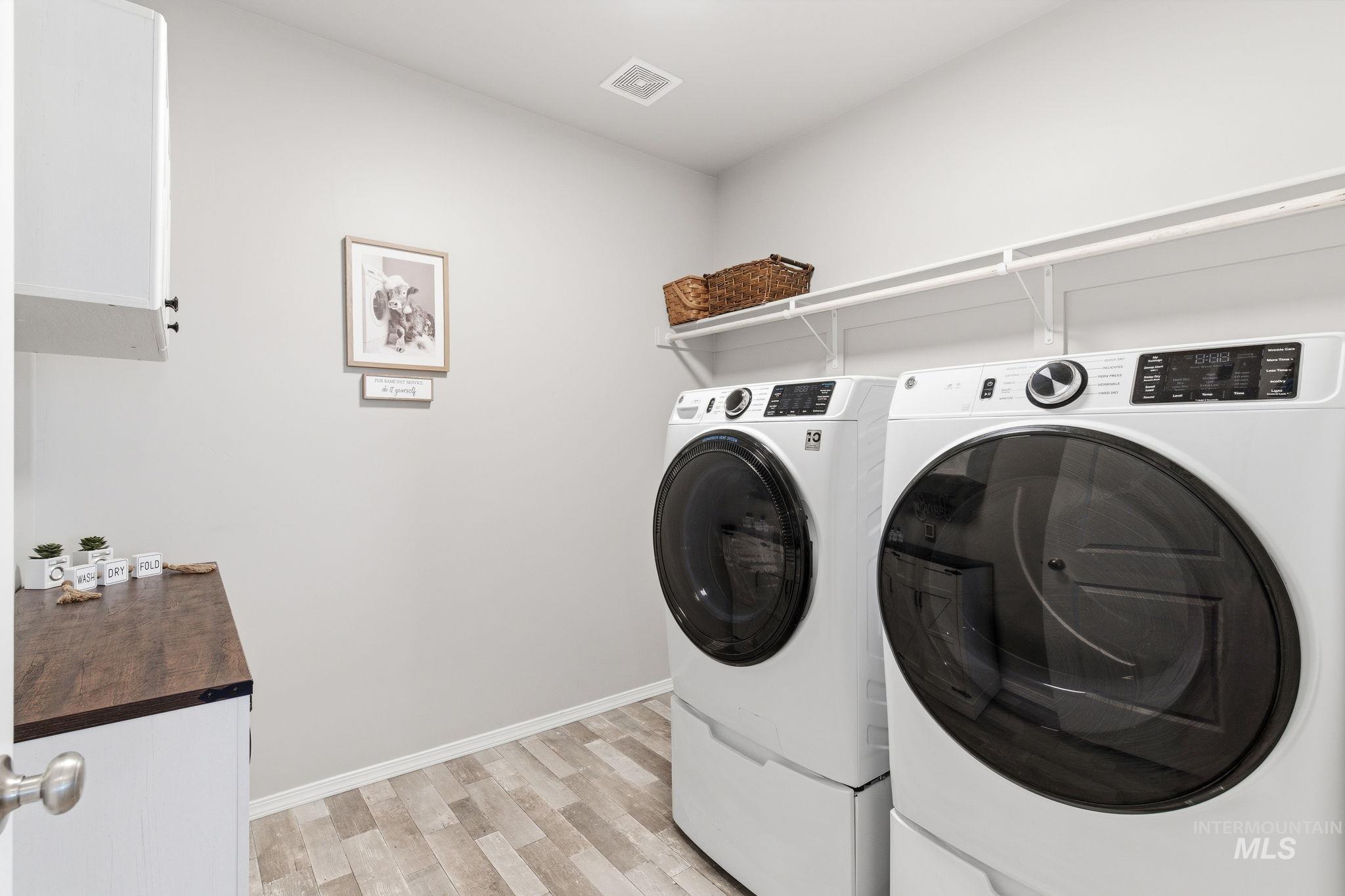 11455 Nora Drive, Caldwell, Idaho 83605, 4 Bedrooms, 3 Bathrooms, Residential For Sale, Price $479,900,MLS 98983295