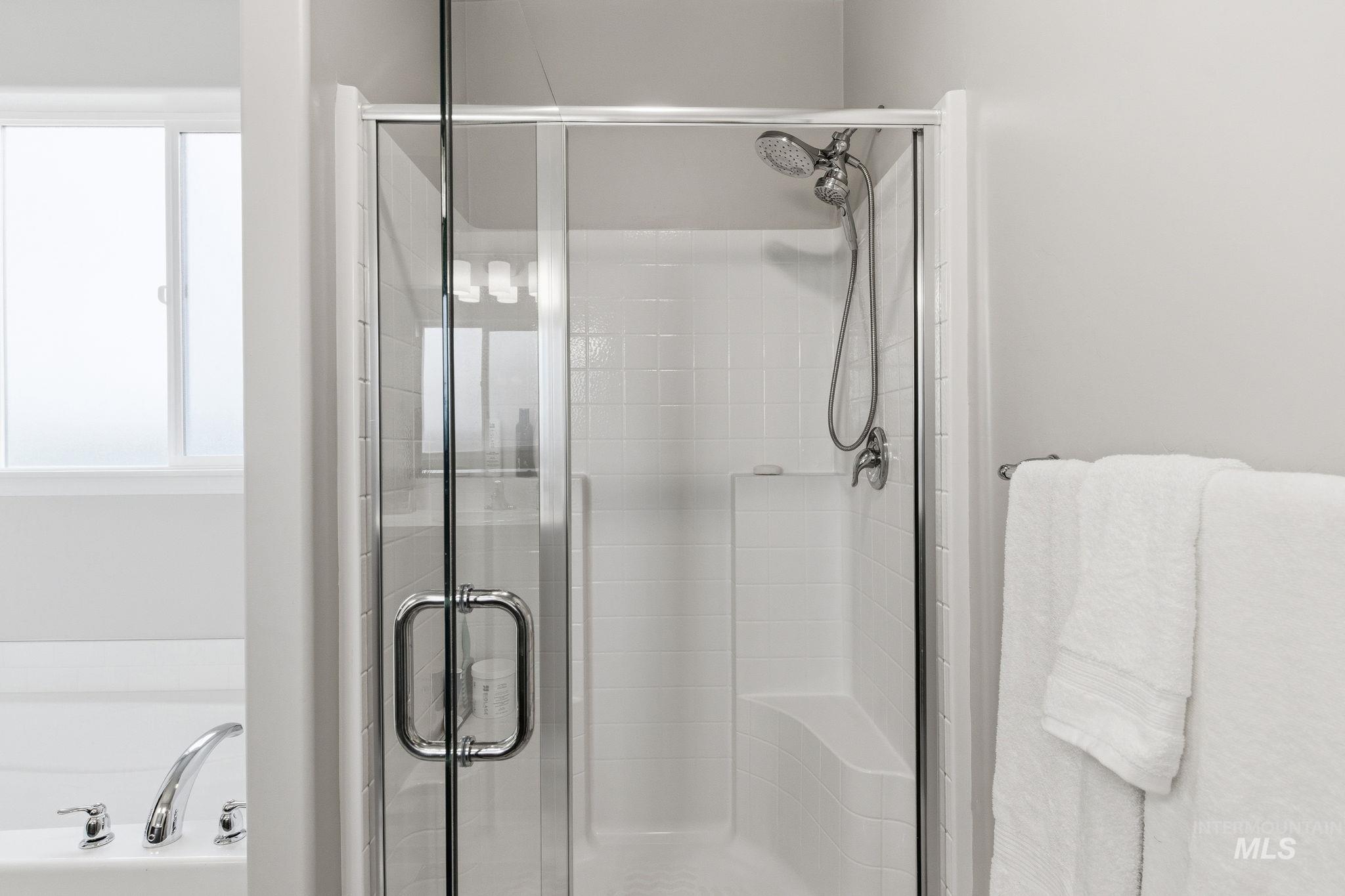 11455 Nora Drive, Caldwell, Idaho 83605, 4 Bedrooms, 3 Bathrooms, Residential For Sale, Price $479,900,MLS 98983295