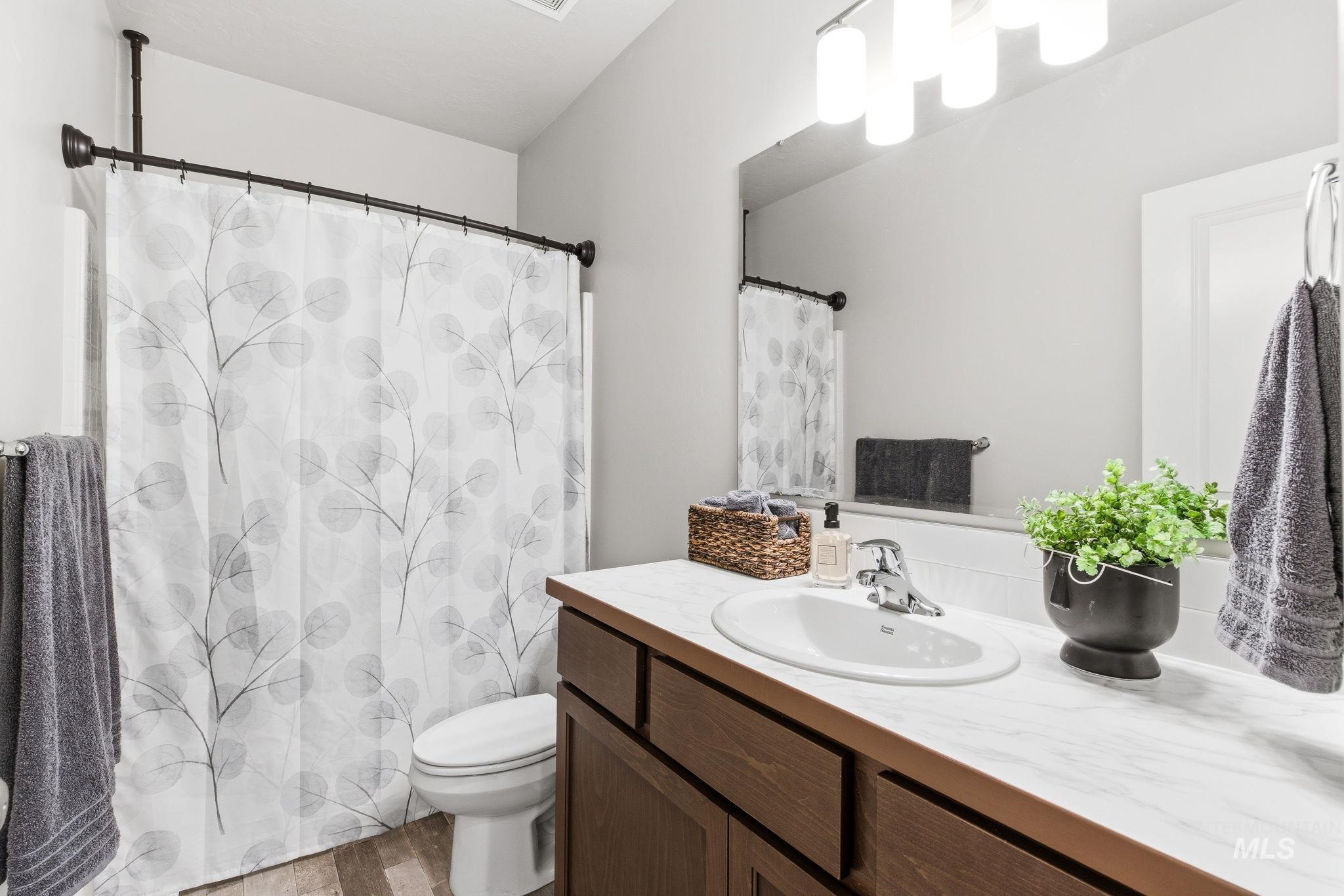 11455 Nora Drive, Caldwell, Idaho 83605, 4 Bedrooms, 3 Bathrooms, Residential For Sale, Price $479,900,MLS 98983295