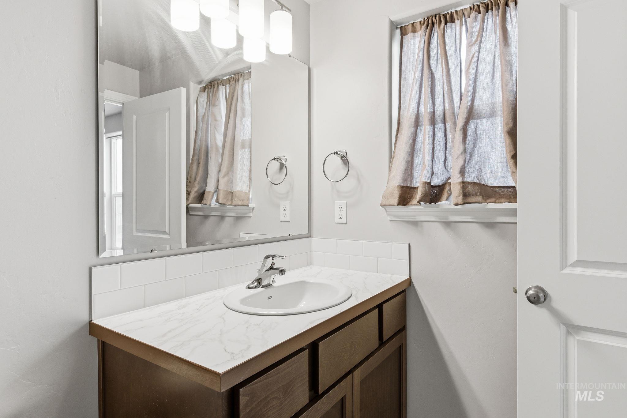 11455 Nora Drive, Caldwell, Idaho 83605, 4 Bedrooms, 3 Bathrooms, Residential For Sale, Price $479,900,MLS 98983295