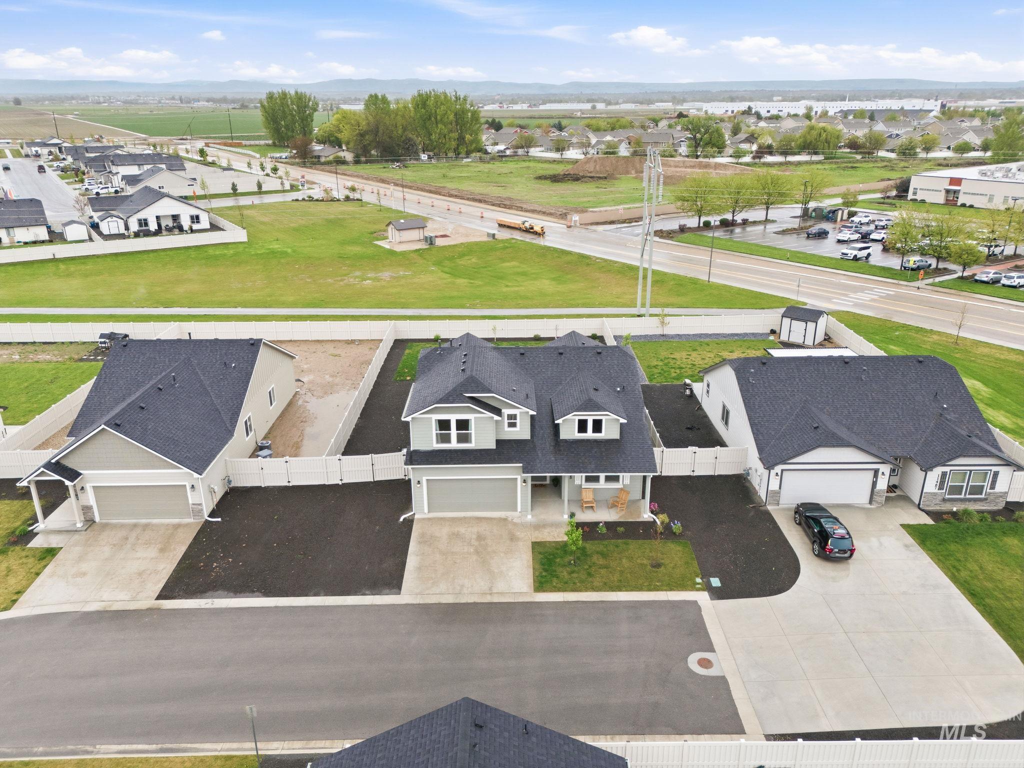 11455 Nora Drive, Caldwell, Idaho 83605, 4 Bedrooms, 3 Bathrooms, Residential For Sale, Price $479,900,MLS 98983295