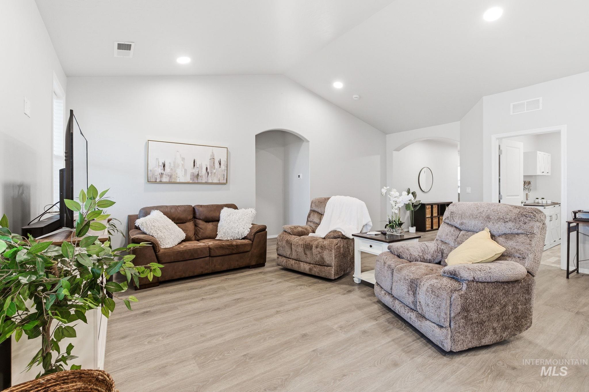 11455 Nora Drive, Caldwell, Idaho 83605, 4 Bedrooms, 3 Bathrooms, Residential For Sale, Price $479,900,MLS 98983295