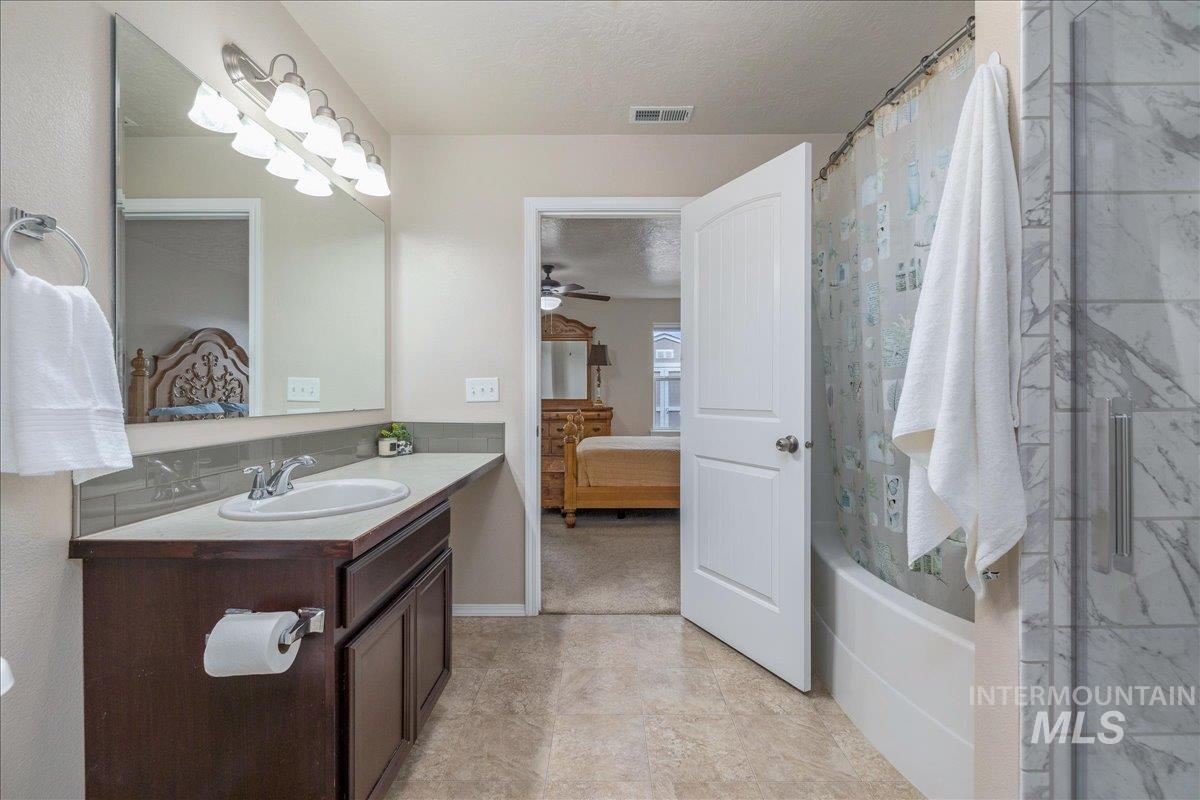 16203 Settlement Ave, Caldwell, Idaho 83607, 5 Bedrooms, 2.5 Bathrooms, Residential For Sale, Price $420,000,MLS 98983299