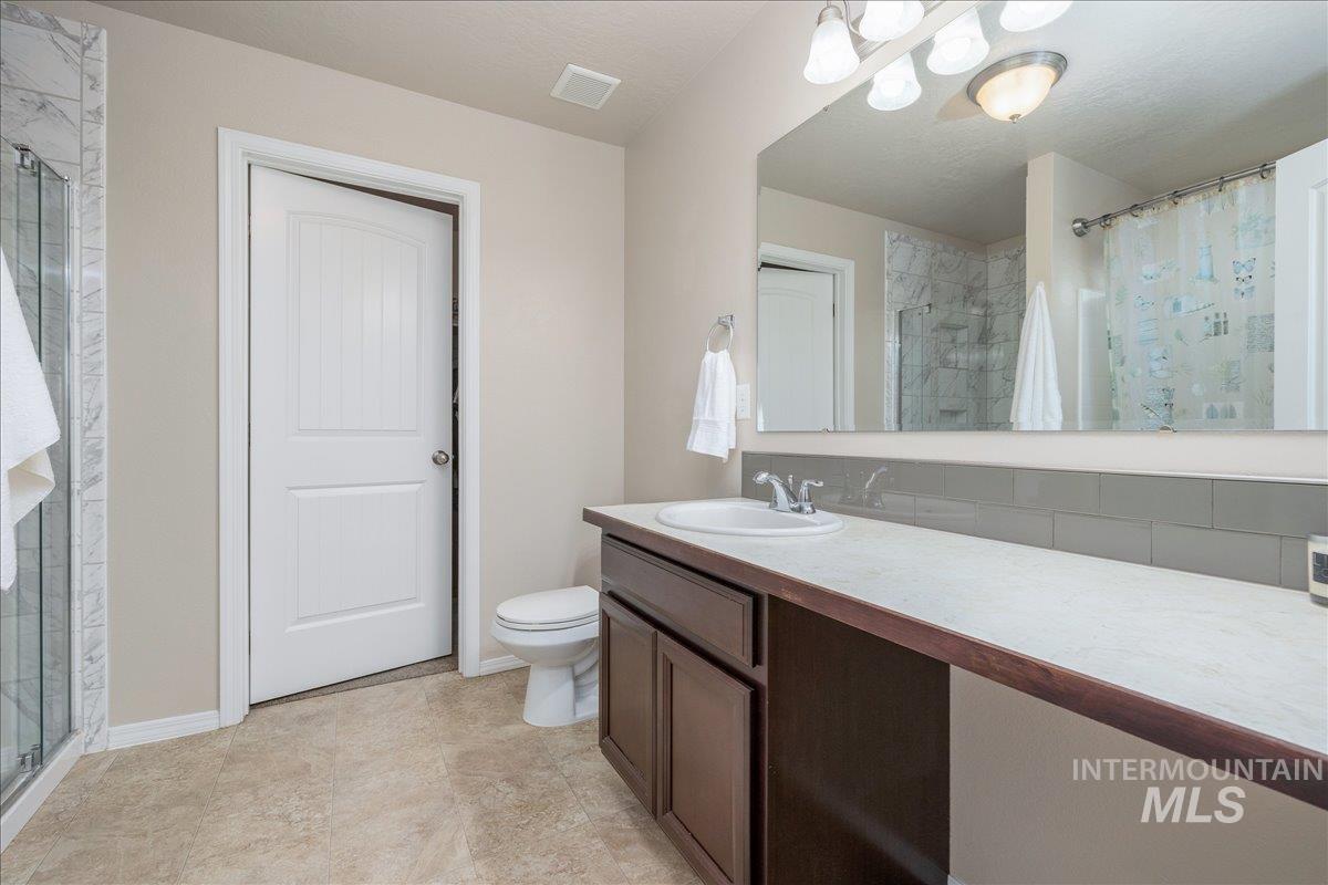 16203 Settlement Ave, Caldwell, Idaho 83607, 5 Bedrooms, 2.5 Bathrooms, Residential For Sale, Price $420,000,MLS 98983299