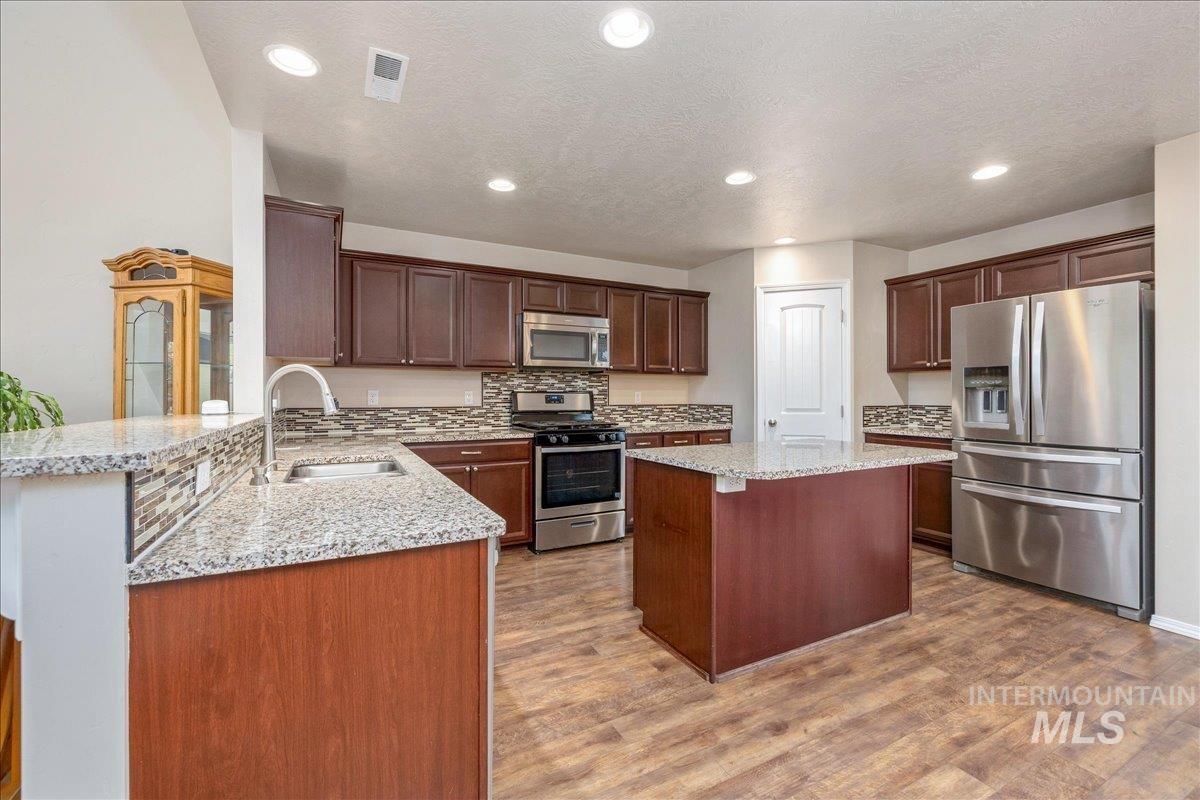 16203 Settlement Ave, Caldwell, Idaho 83607, 5 Bedrooms, 2.5 Bathrooms, Residential For Sale, Price $420,000,MLS 98983299