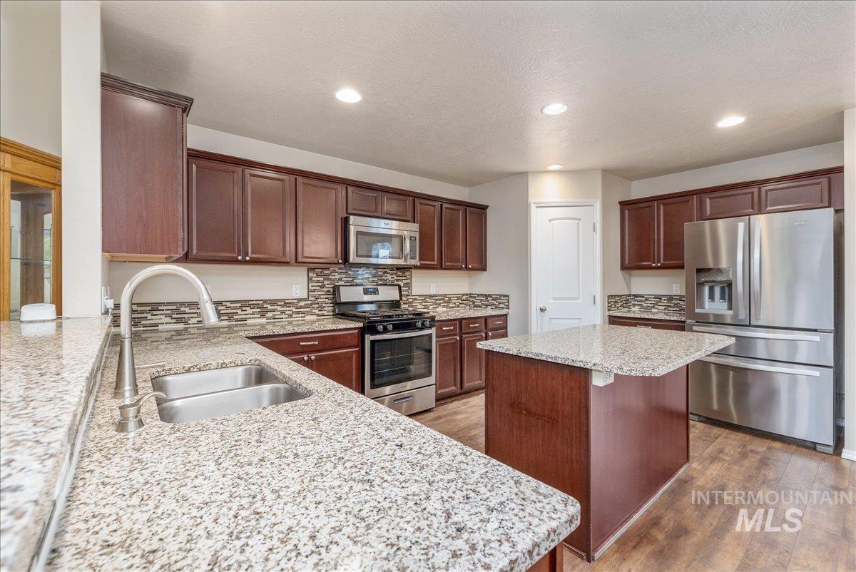 16203 Settlement Ave, Caldwell, Idaho 83607, 5 Bedrooms, 2.5 Bathrooms, Residential For Sale, Price $420,000,MLS 98983299