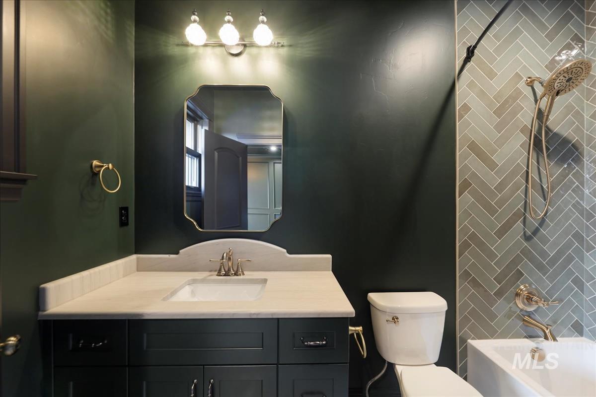 5909 E Greenhill Street, Nampa, Idaho 83686-6922, 4 Bedrooms, 3.5 Bathrooms, Residential For Sale, Price $2,190,000, 98983300