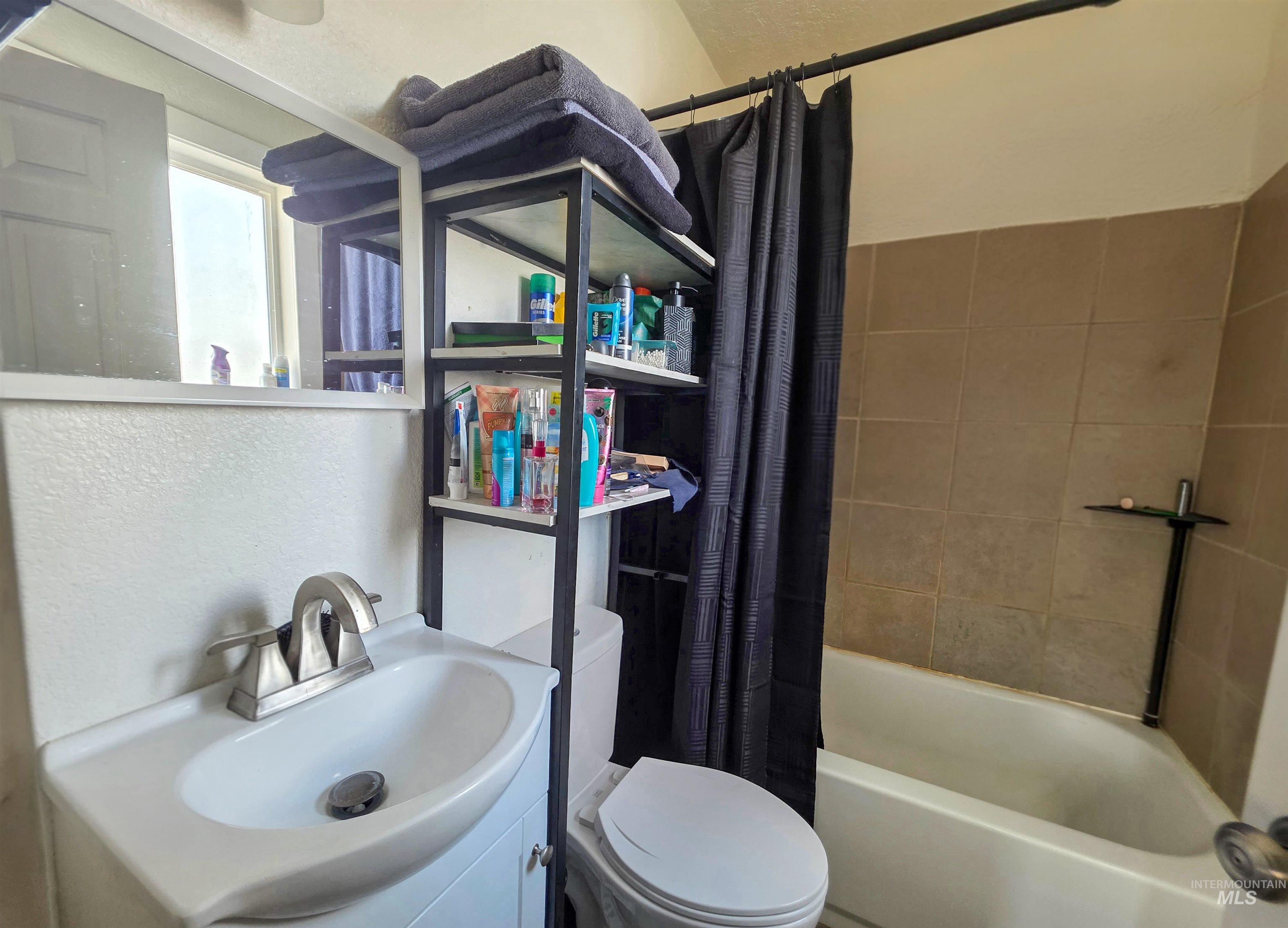 413 & 415 3rd ave N, Twin Falls, Idaho 83301, 2 Bedrooms, 1 Bathroom, Residential Income For Sale, Price $620,000,MLS 98983302