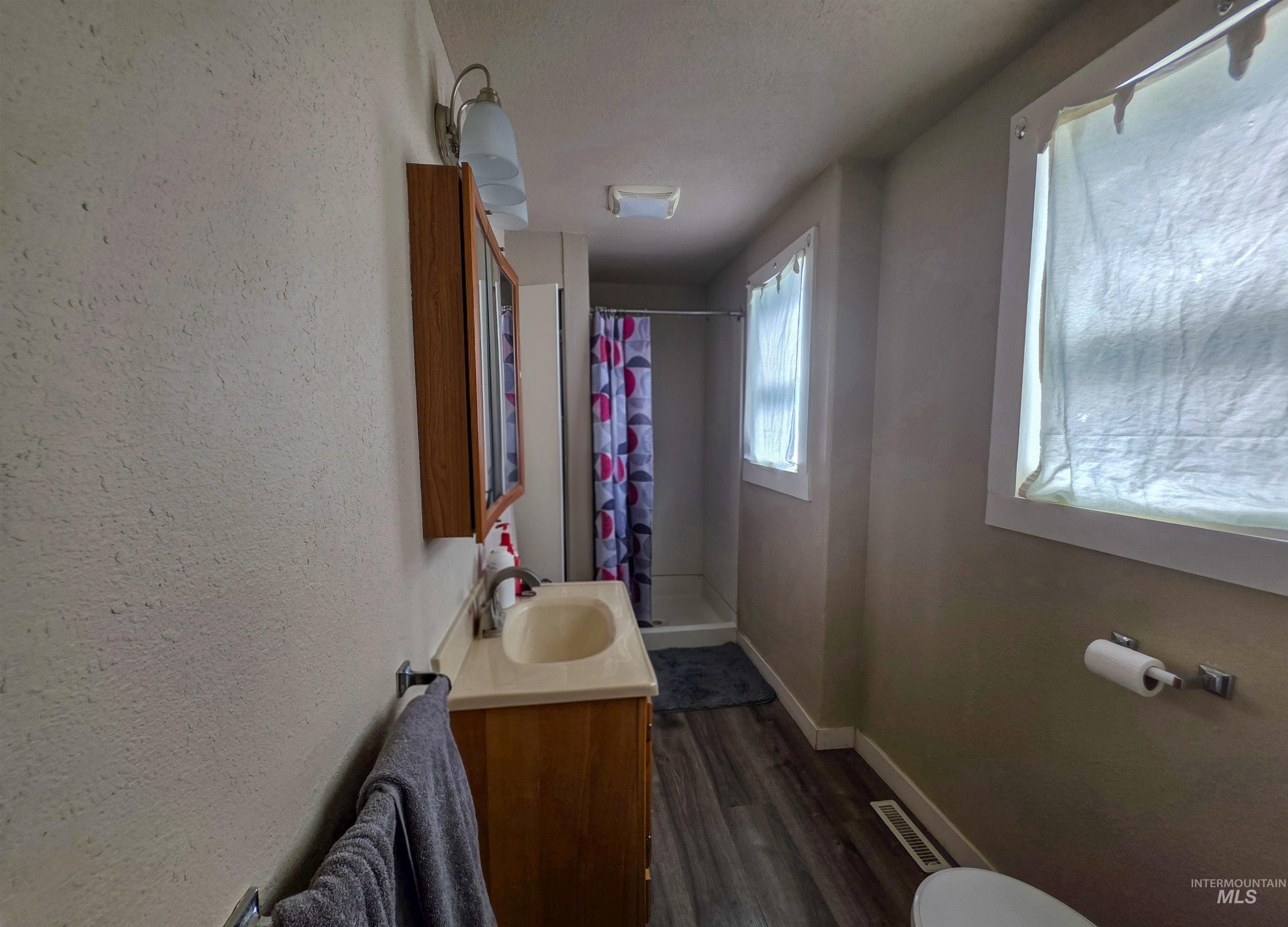 413 & 415 3rd ave N, Twin Falls, Idaho 83301, 2 Bedrooms, 1 Bathroom, Residential Income For Sale, Price $620,000,MLS 98983302