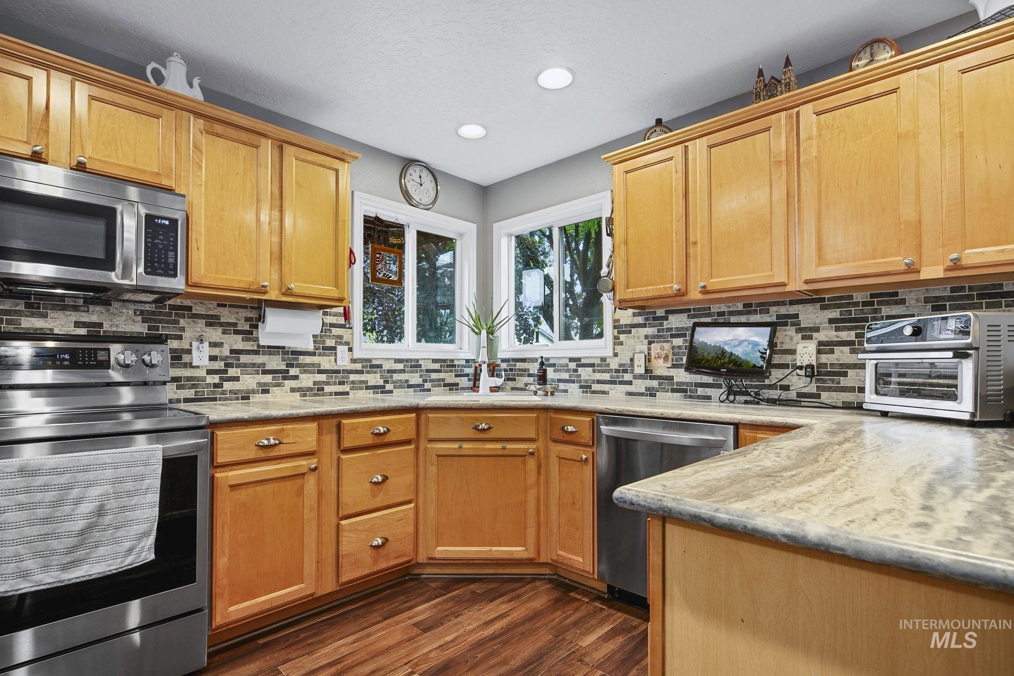 1474 W Brown Trout, Meridian, Idaho 83687, 3 Bedrooms, 2.5 Bathrooms, Residential For Sale, Price $488,000,MLS 98983304