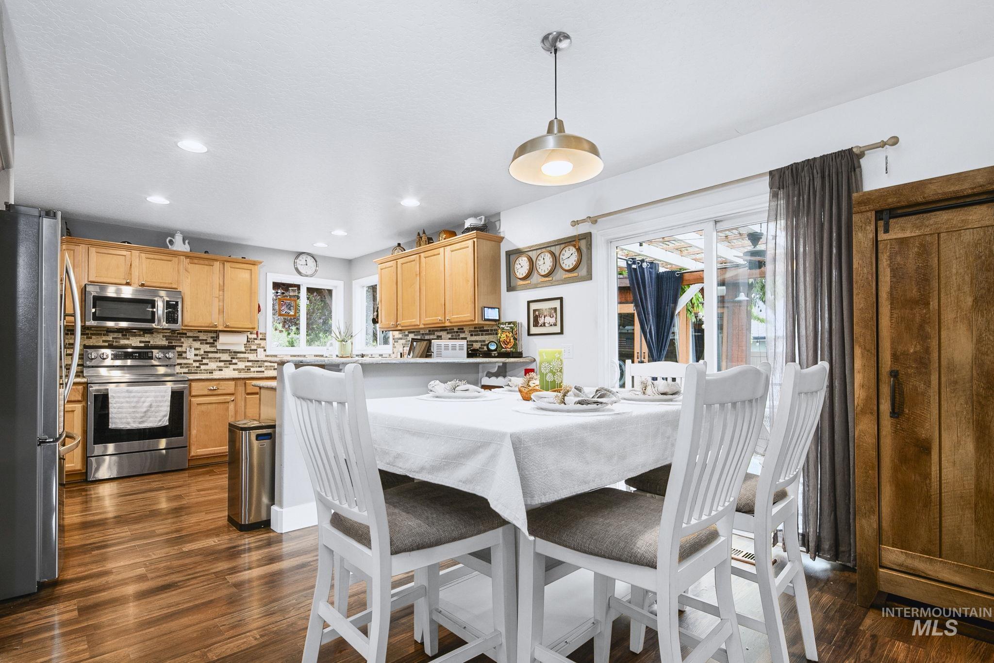 1474 W Brown Trout, Meridian, Idaho 83687, 3 Bedrooms, 2.5 Bathrooms, Residential For Sale, Price $488,000,MLS 98983304