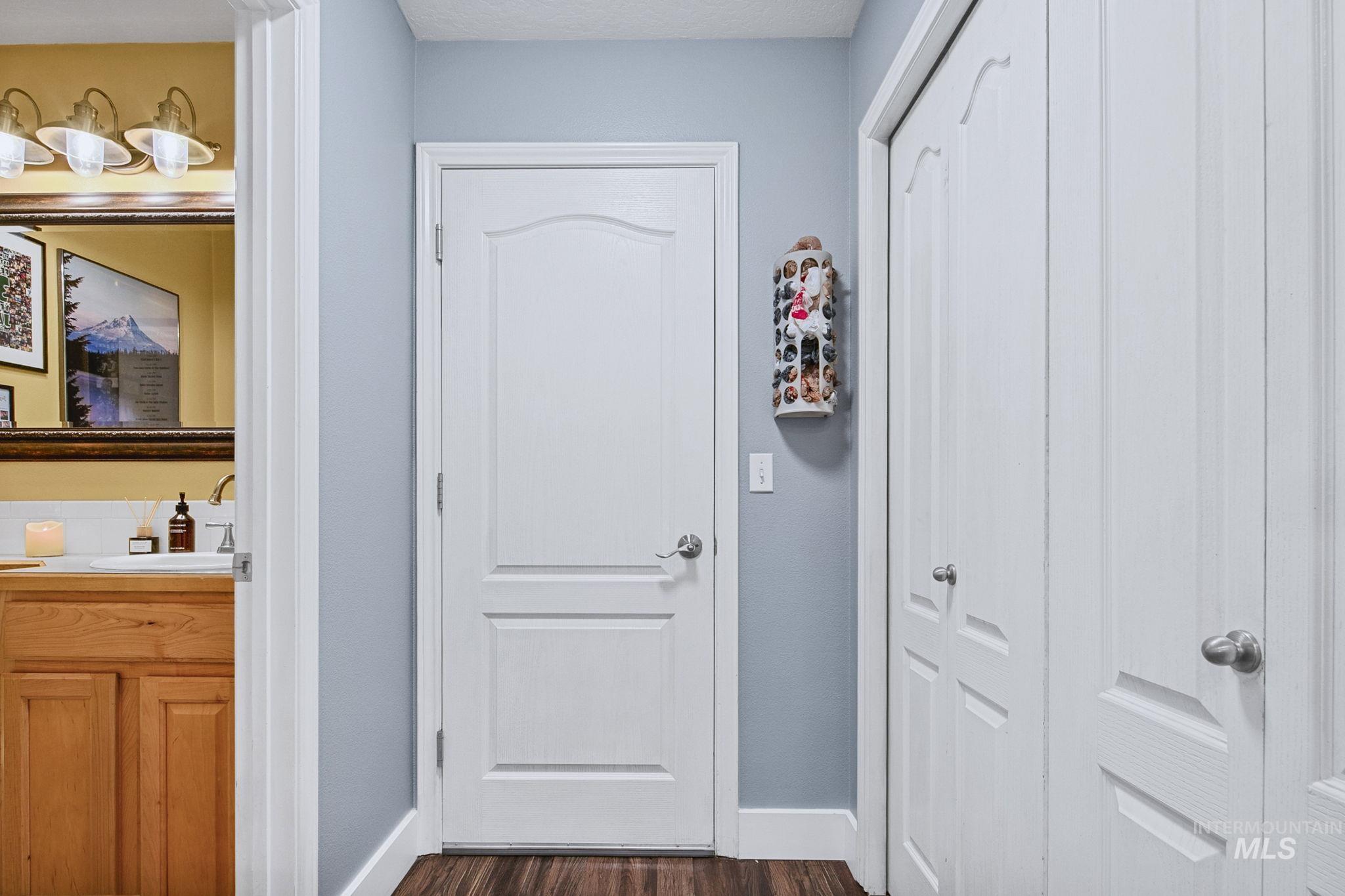 1474 W Brown Trout, Meridian, Idaho 83687, 3 Bedrooms, 2.5 Bathrooms, Residential For Sale, Price $488,000,MLS 98983304