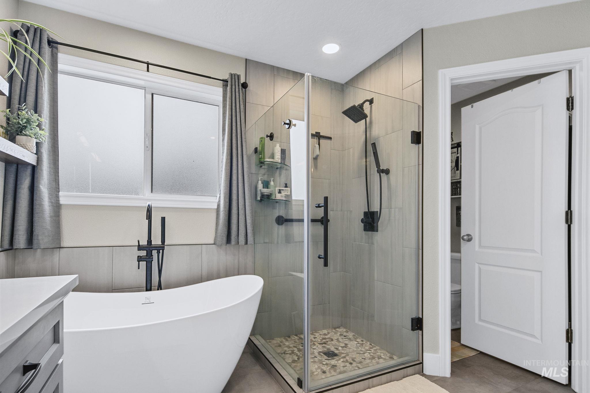 1474 W Brown Trout, Meridian, Idaho 83687, 3 Bedrooms, 2.5 Bathrooms, Residential For Sale, Price $488,000,MLS 98983304