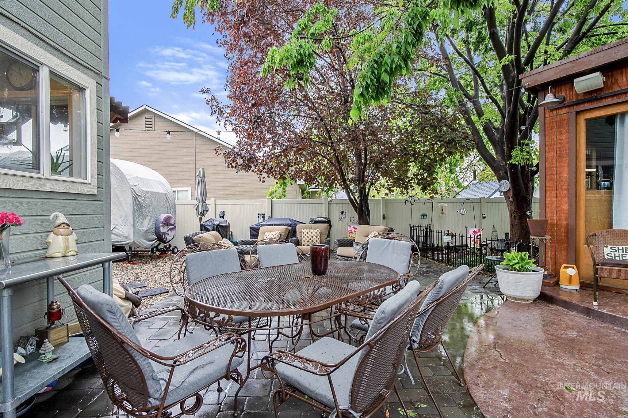 1474 W Brown Trout, Meridian, Idaho 83687, 3 Bedrooms, 2.5 Bathrooms, Residential For Sale, Price $488,000,MLS 98983304