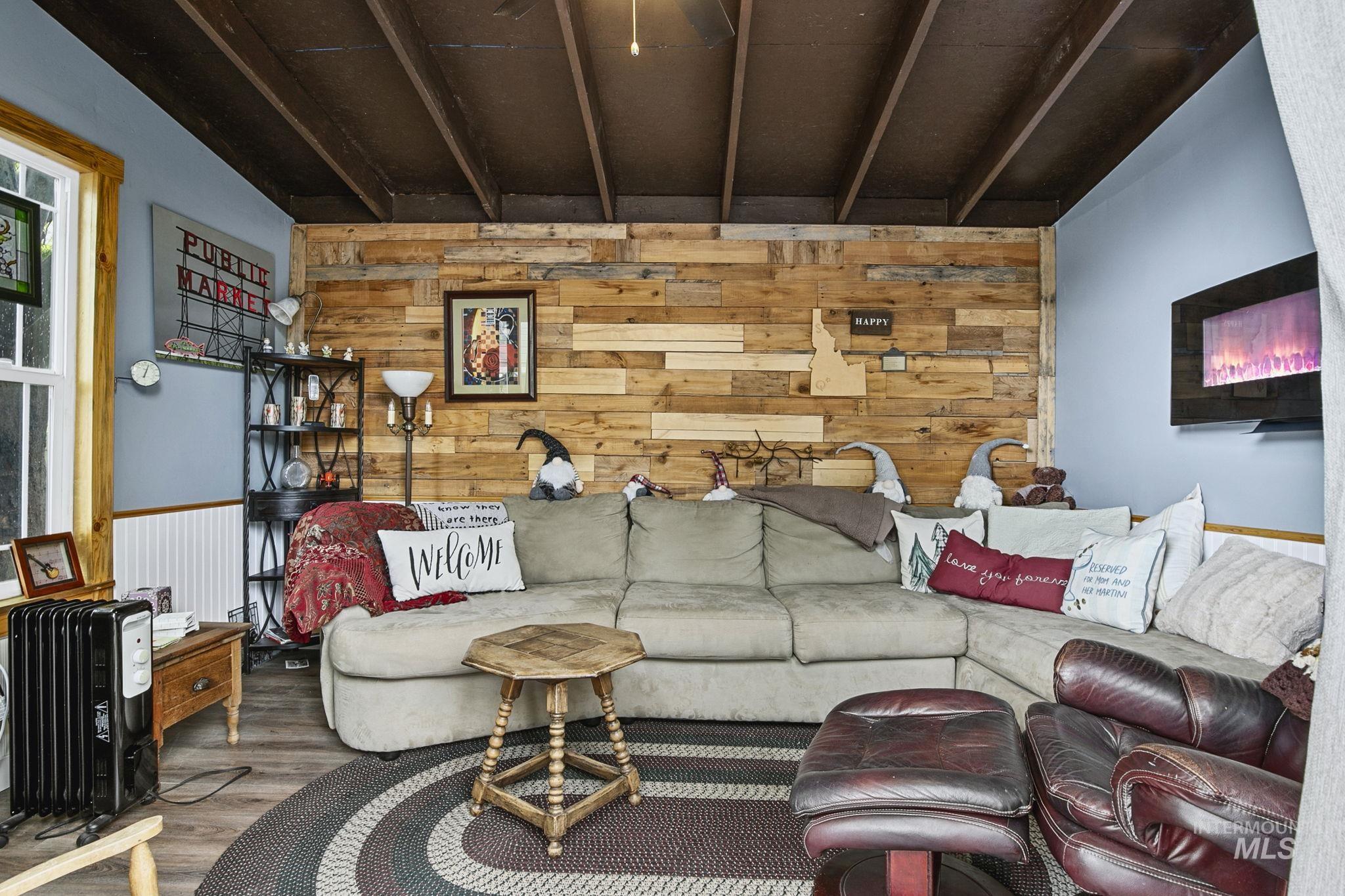 1474 W Brown Trout, Meridian, Idaho 83687, 3 Bedrooms, 2.5 Bathrooms, Residential For Sale, Price $488,000,MLS 98983304