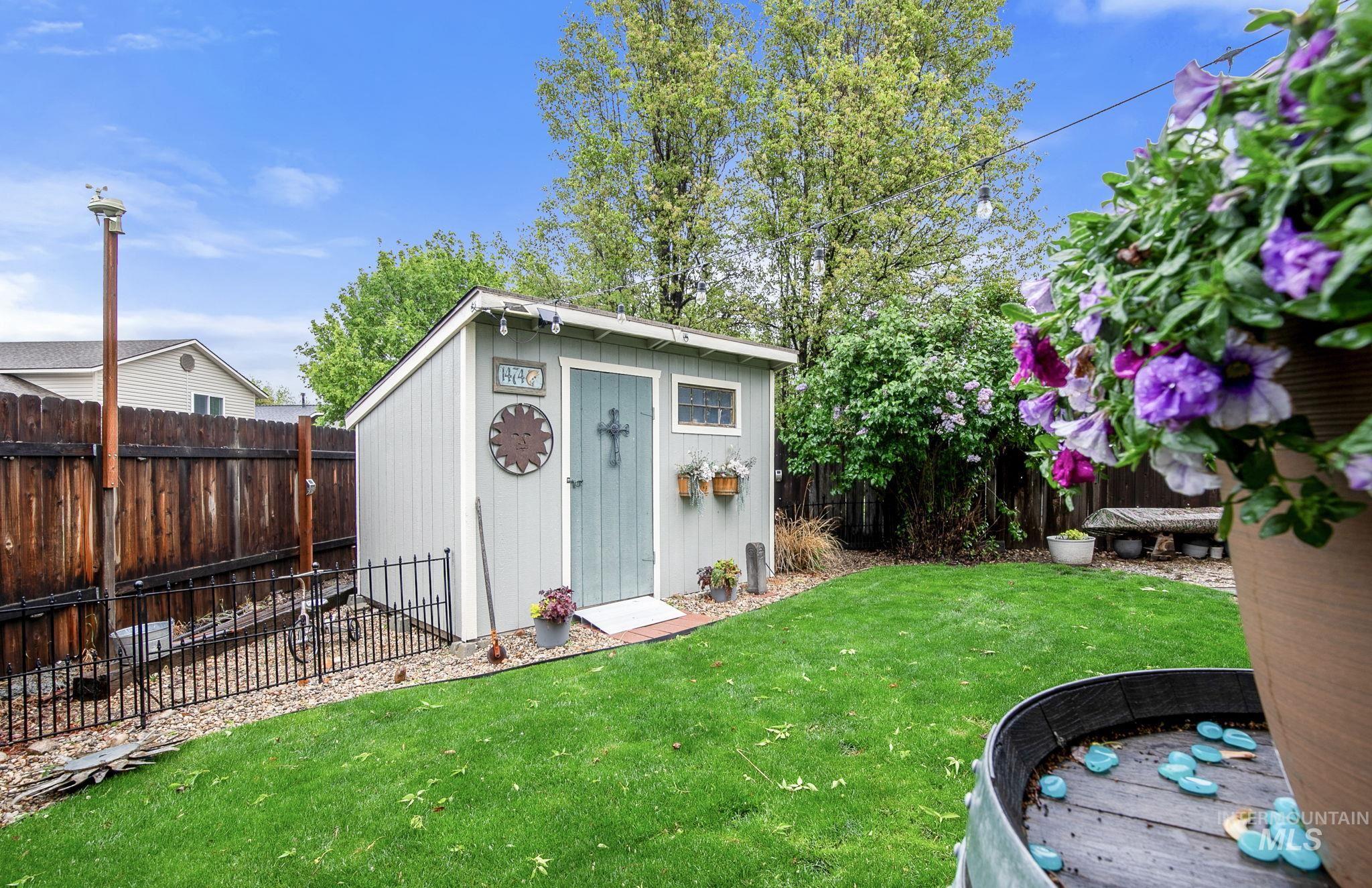 1474 W Brown Trout, Meridian, Idaho 83687, 3 Bedrooms, 2.5 Bathrooms, Residential For Sale, Price $488,000,MLS 98983304