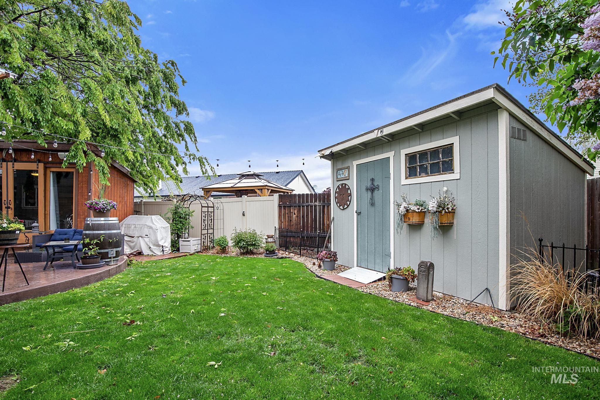 1474 W Brown Trout, Meridian, Idaho 83687, 3 Bedrooms, 2.5 Bathrooms, Residential For Sale, Price $488,000,MLS 98983304