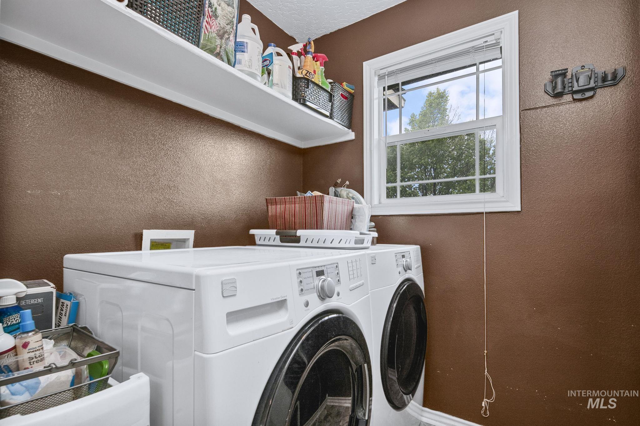 1474 W Brown Trout, Meridian, Idaho 83687, 3 Bedrooms, 2.5 Bathrooms, Residential For Sale, Price $488,000,MLS 98983304