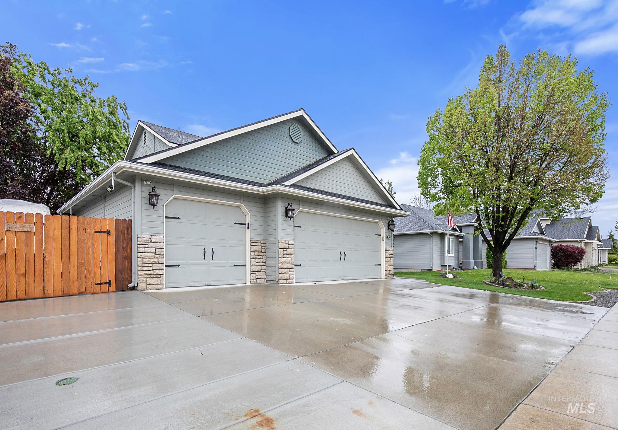 1474 W Brown Trout, Meridian, Idaho 83687, 3 Bedrooms, 2.5 Bathrooms, Residential For Sale, Price $488,000,MLS 98983304