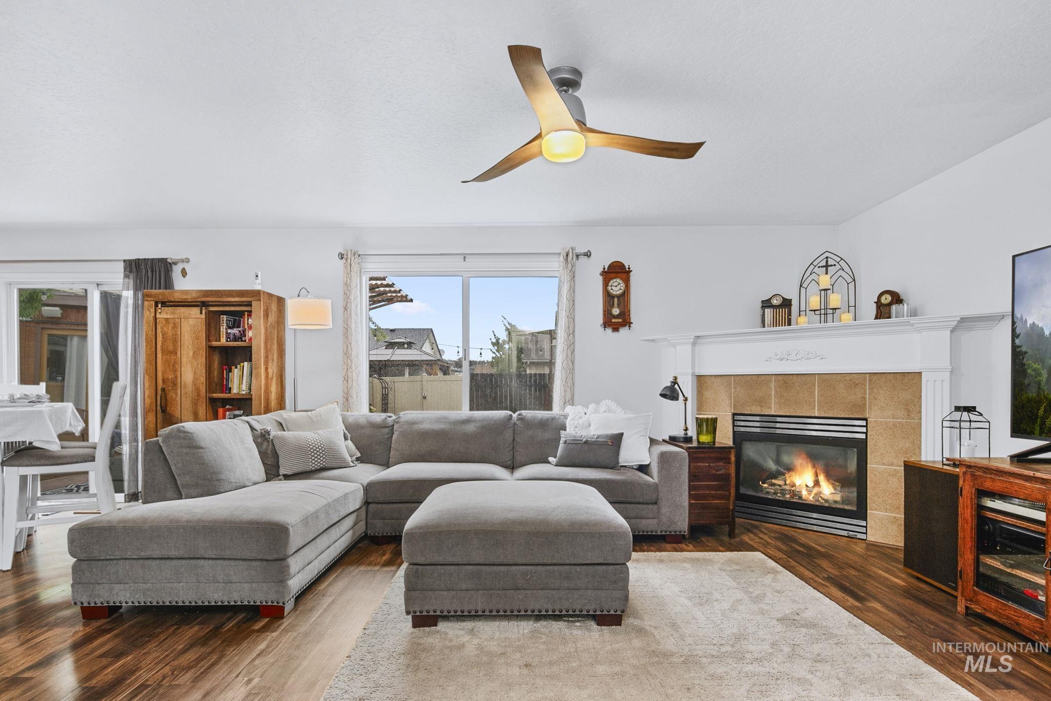 1474 W Brown Trout, Meridian, Idaho 83687, 3 Bedrooms, 2.5 Bathrooms, Residential For Sale, Price $488,000,MLS 98983304