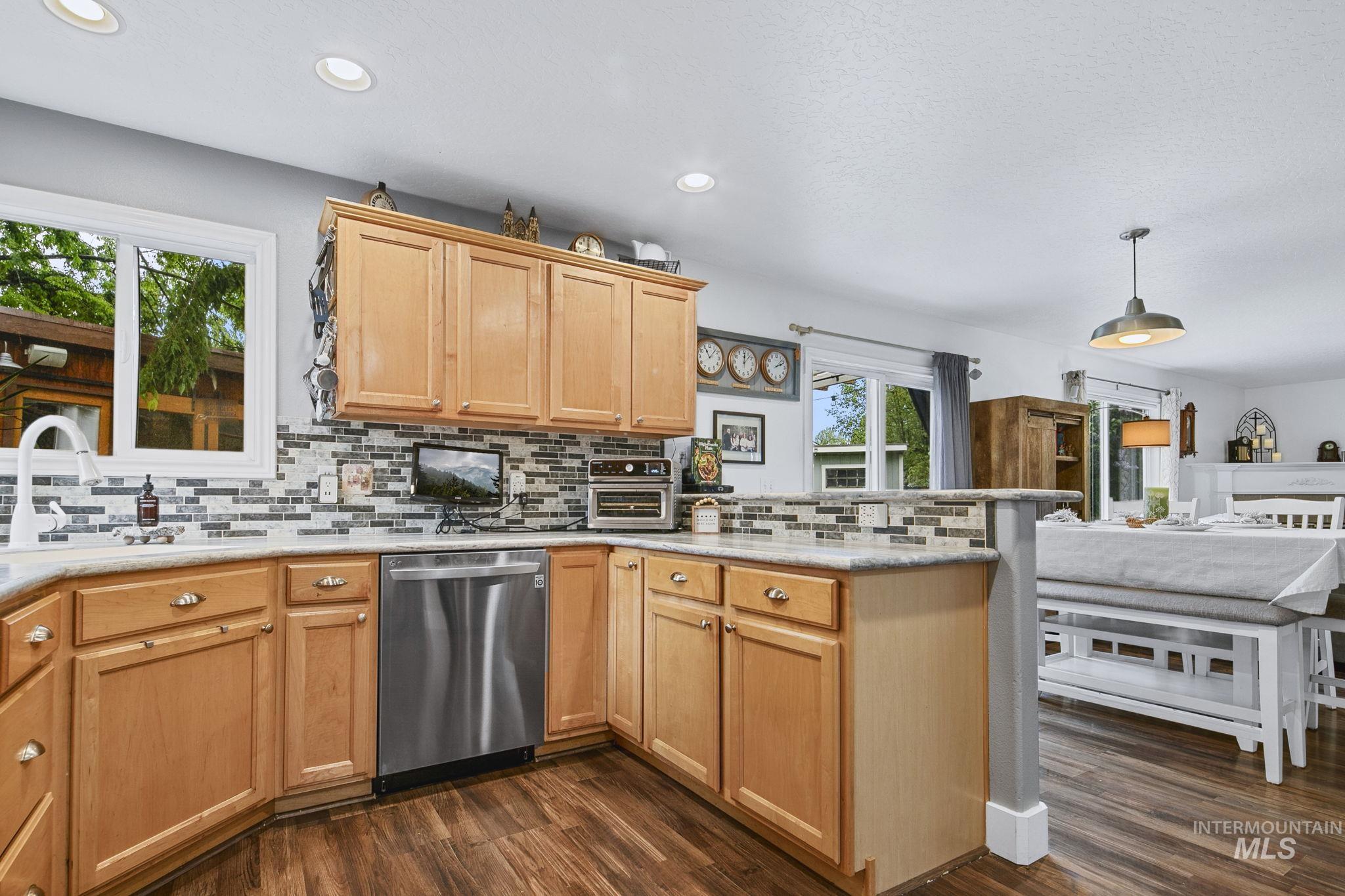 1474 W Brown Trout, Meridian, Idaho 83687, 3 Bedrooms, 2.5 Bathrooms, Residential For Sale, Price $488,000,MLS 98983304