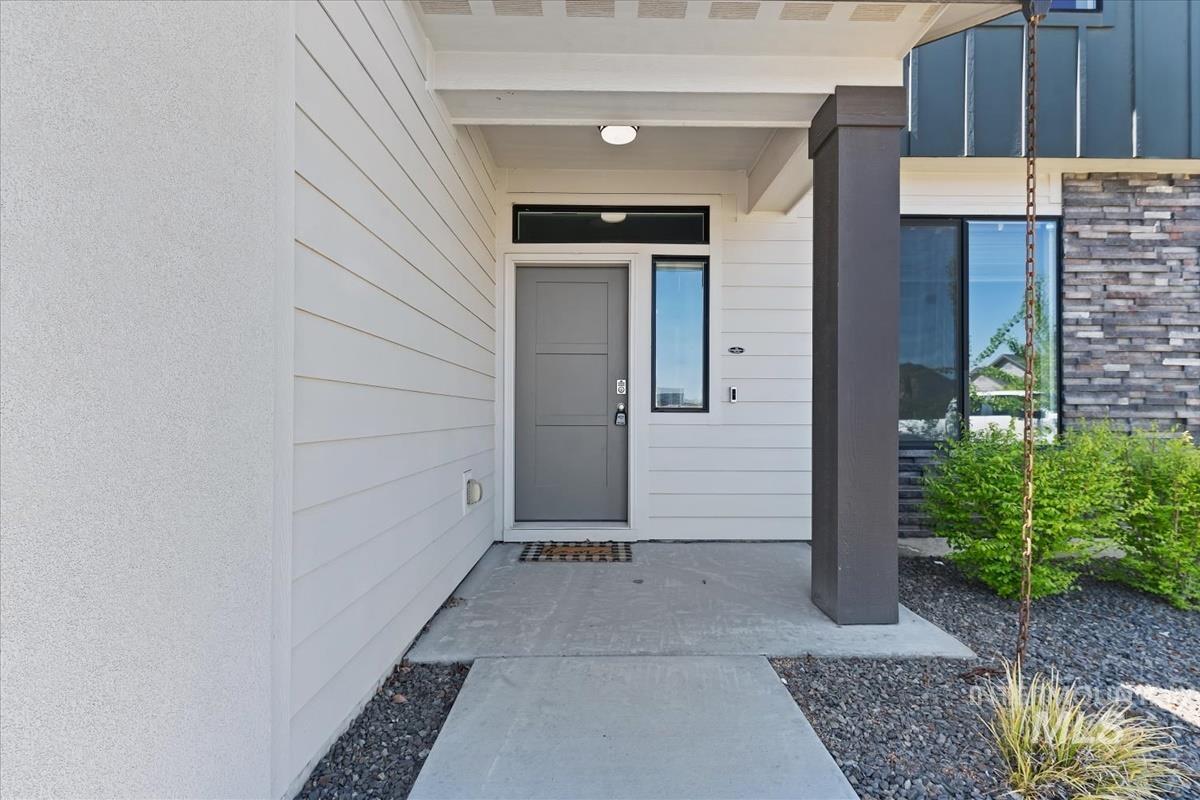 17389 N N Santimon Way, Nampa, Idaho 83687, 4 Bedrooms, 2.5 Bathrooms, Residential For Sale, Price $490,000,MLS 98983305